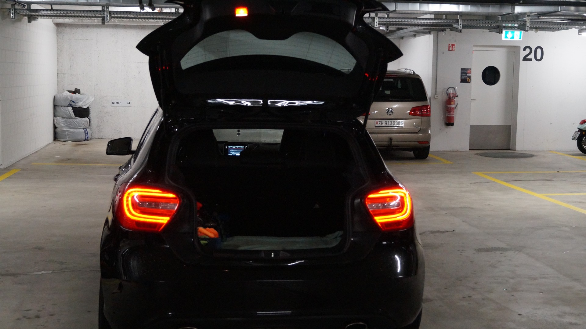 MERCEDES-BENZ A 200 Night Star 7G-DCT-image-6