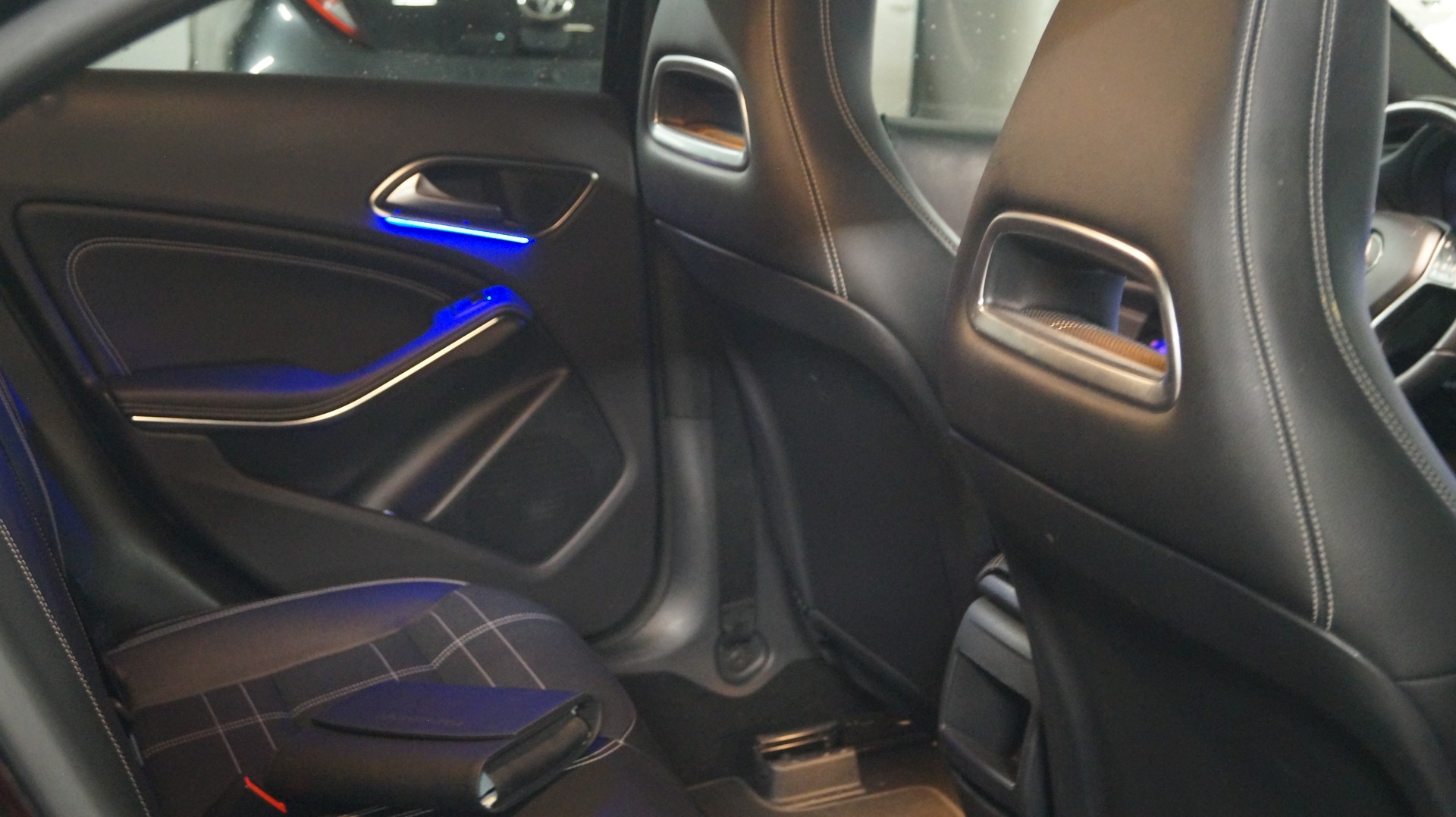 MERCEDES-BENZ A 200 Night Star 7G-DCT-image-8