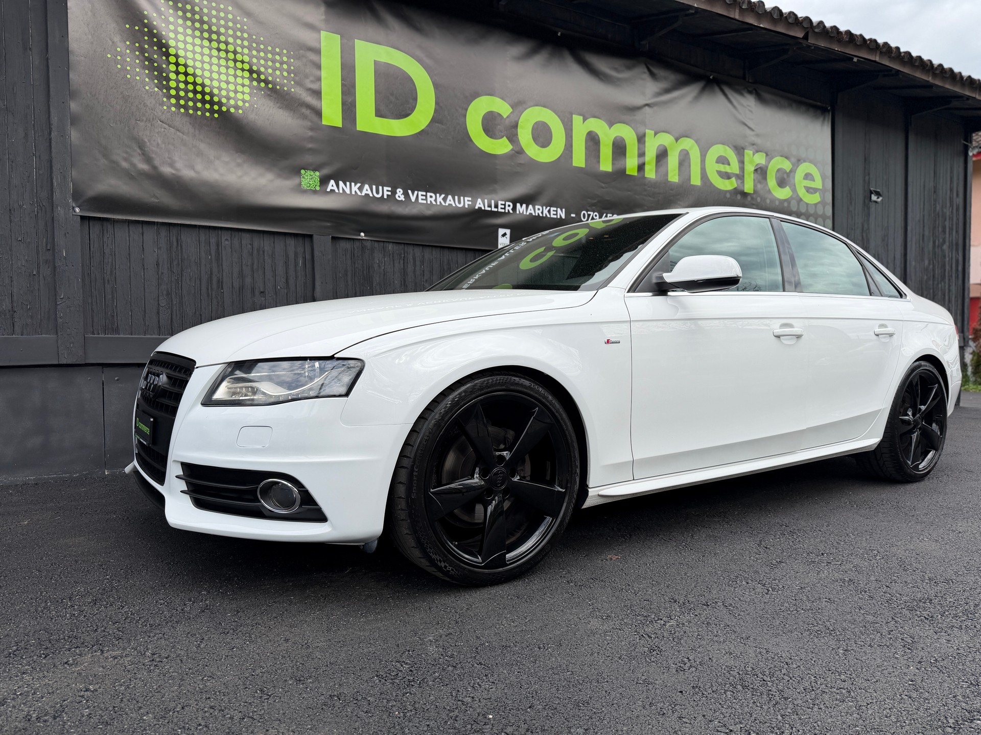 AUDI A4 2.0 TDI 170PS / S-LINE