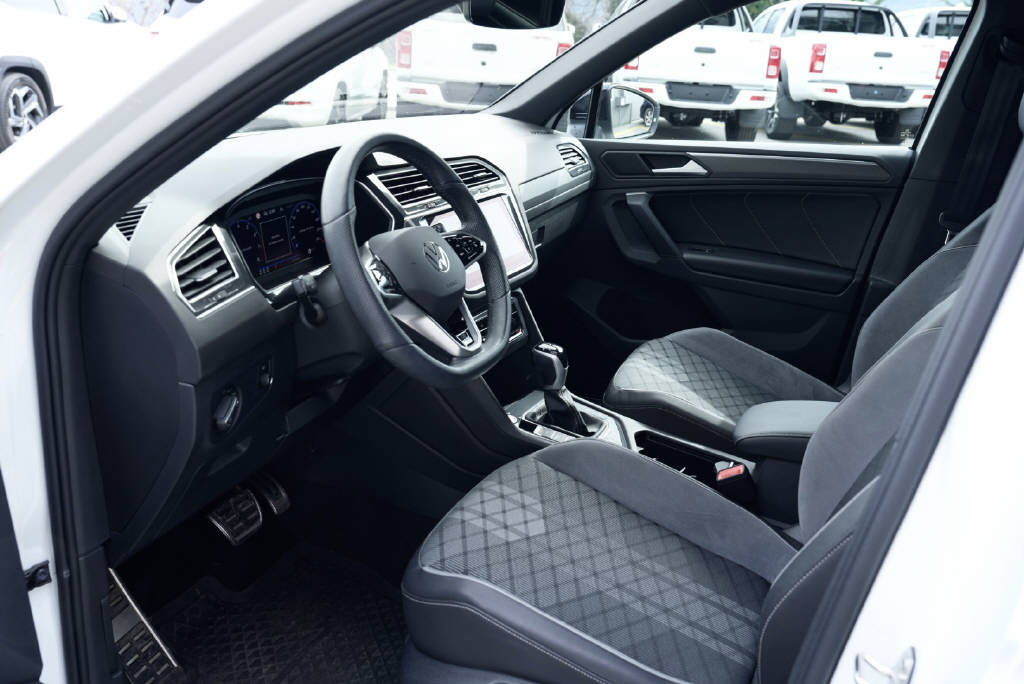 VW Tiguan 2.0 TSI R-Line DSG-image-15
