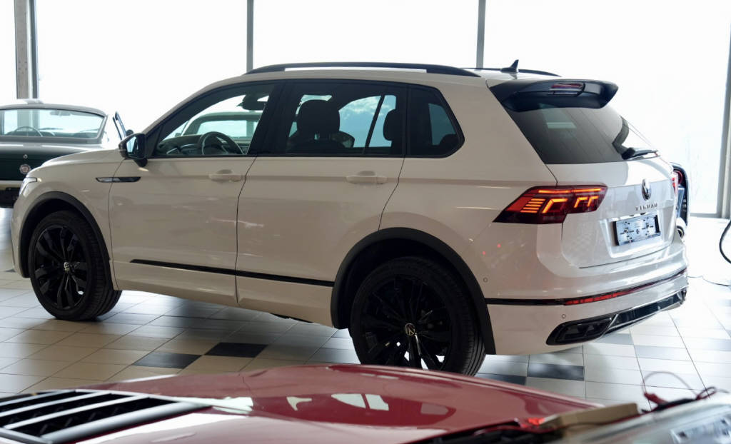 VW Tiguan 2.0 TSI R-Line DSG-image-4