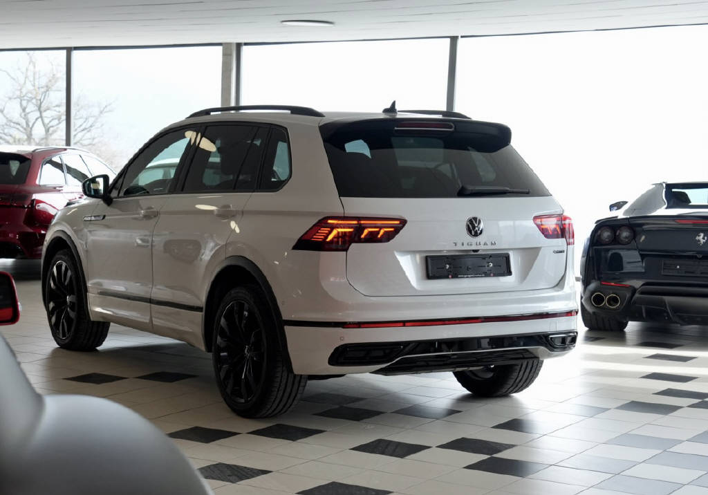 VW Tiguan 2.0 TSI R-Line DSG-image-15