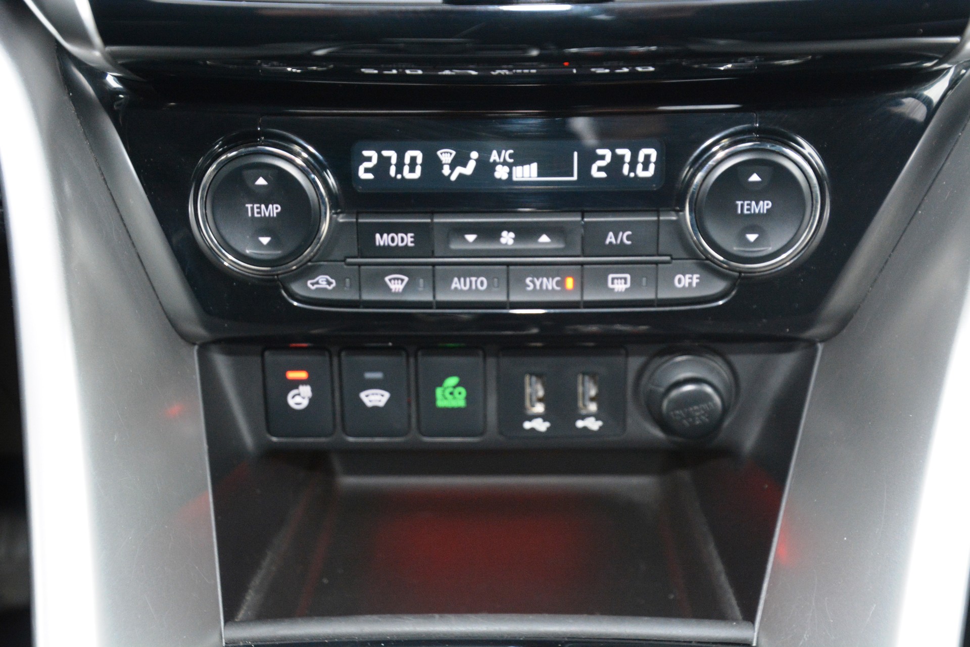 MITSUBISHI Eclipse Cross 1.5 T-Mivec Style 4WD CVT-image-11