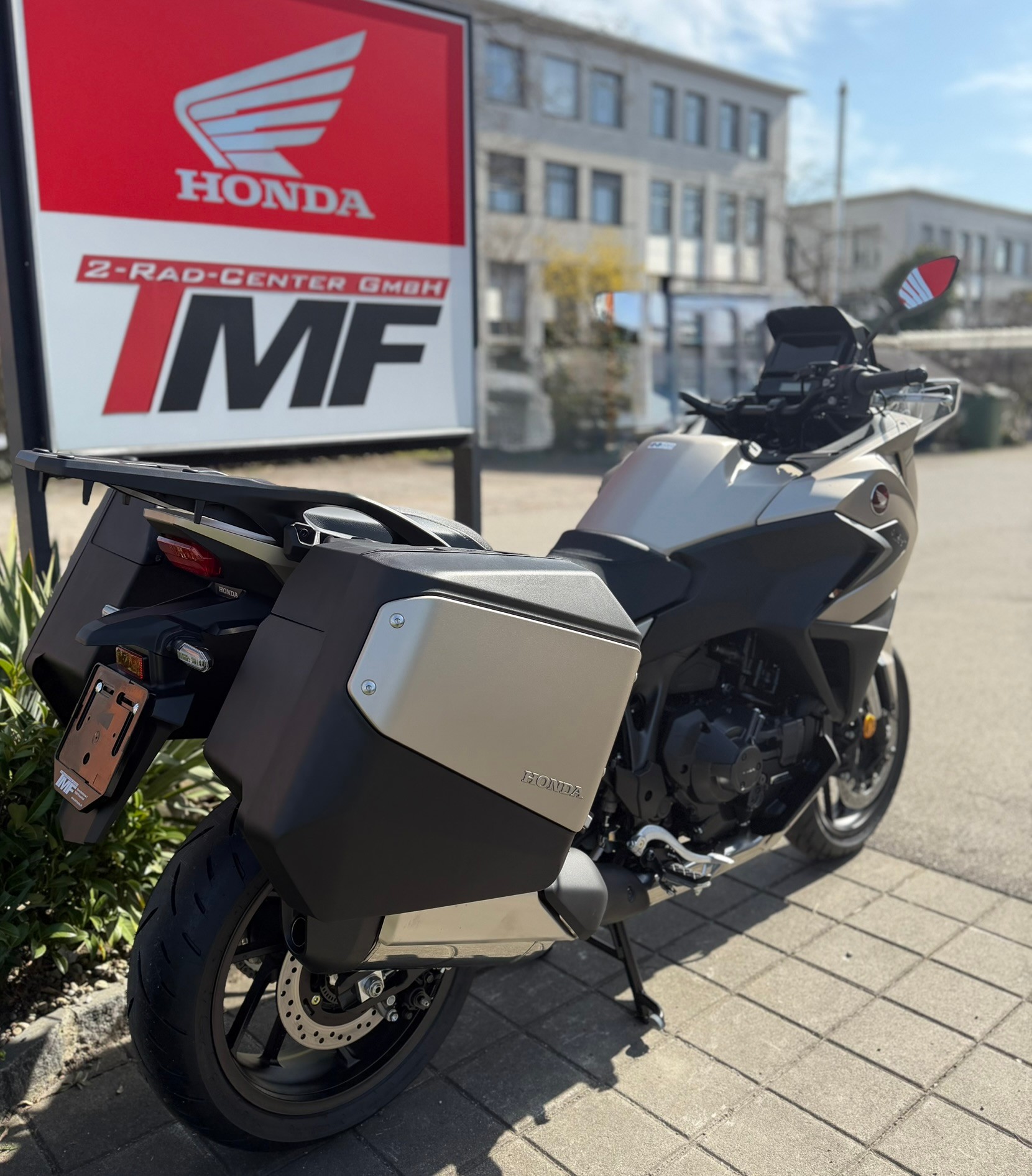 HONDA NT 1100-image-2