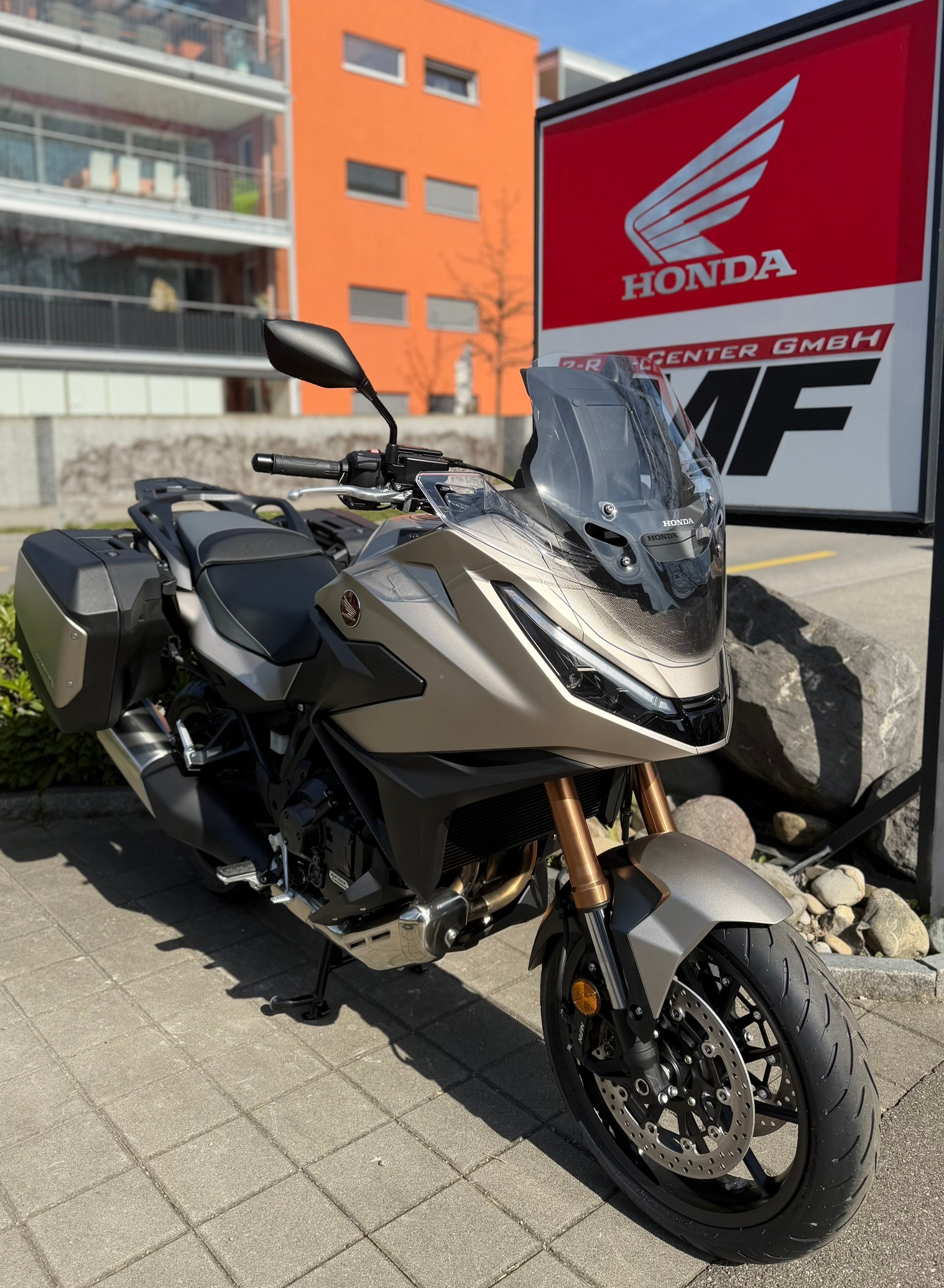 HONDA NT 1100-image-1
