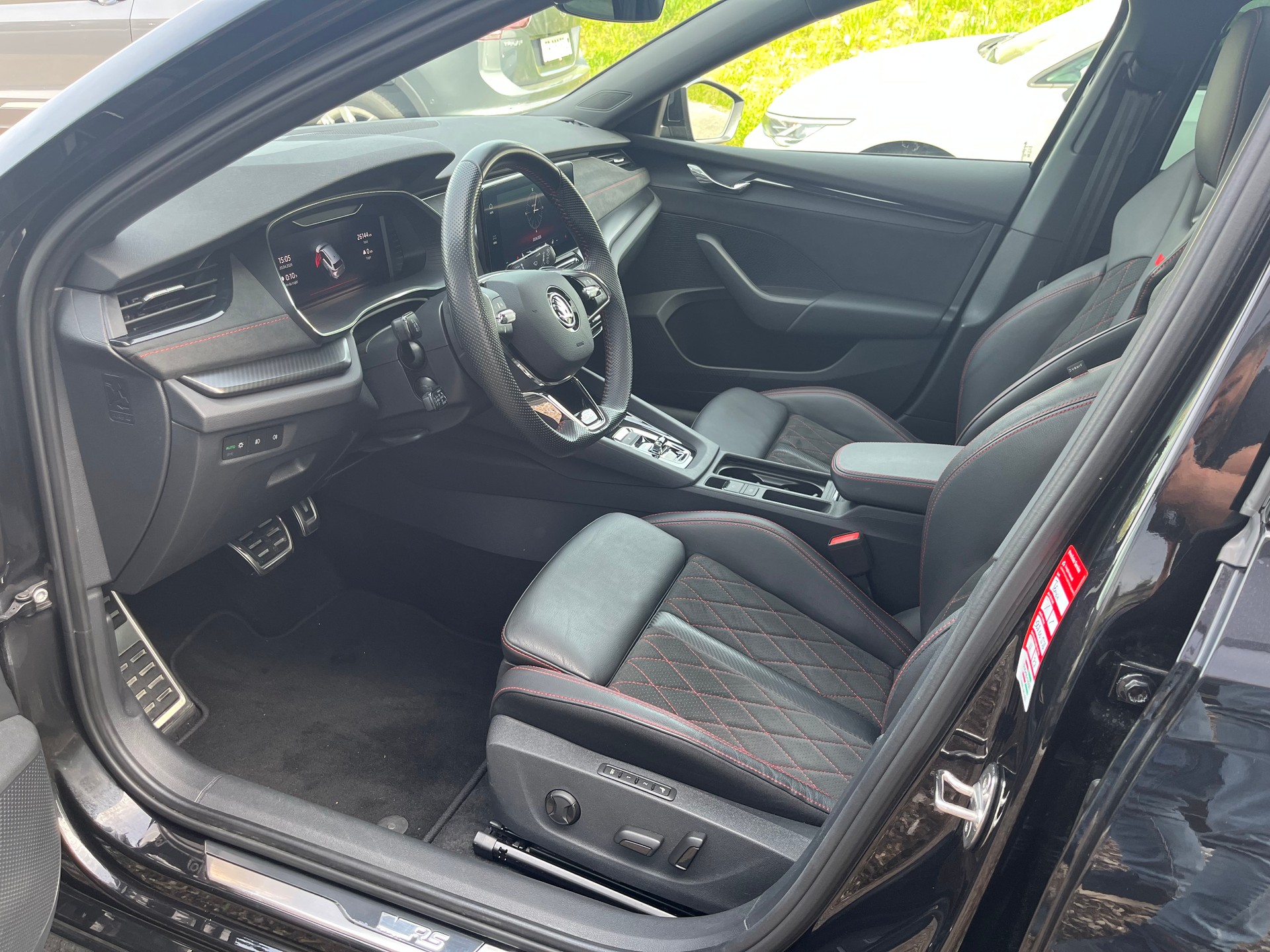 SKODA Octavia Combi 2.0 TSI DSG RS-image-5