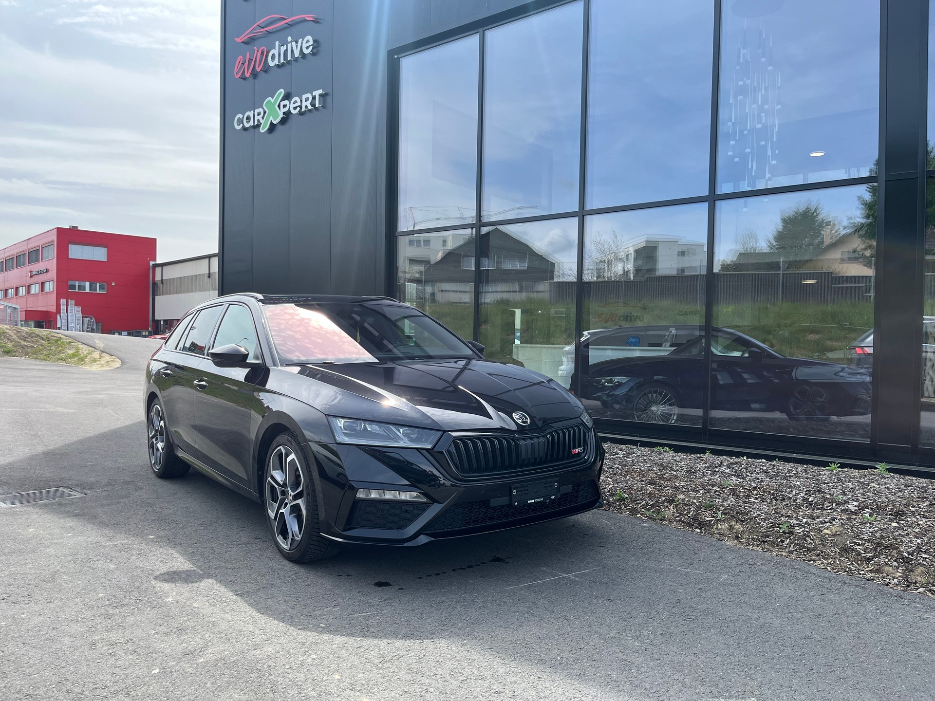 SKODA Octavia Combi 2.0 TSI DSG RS
