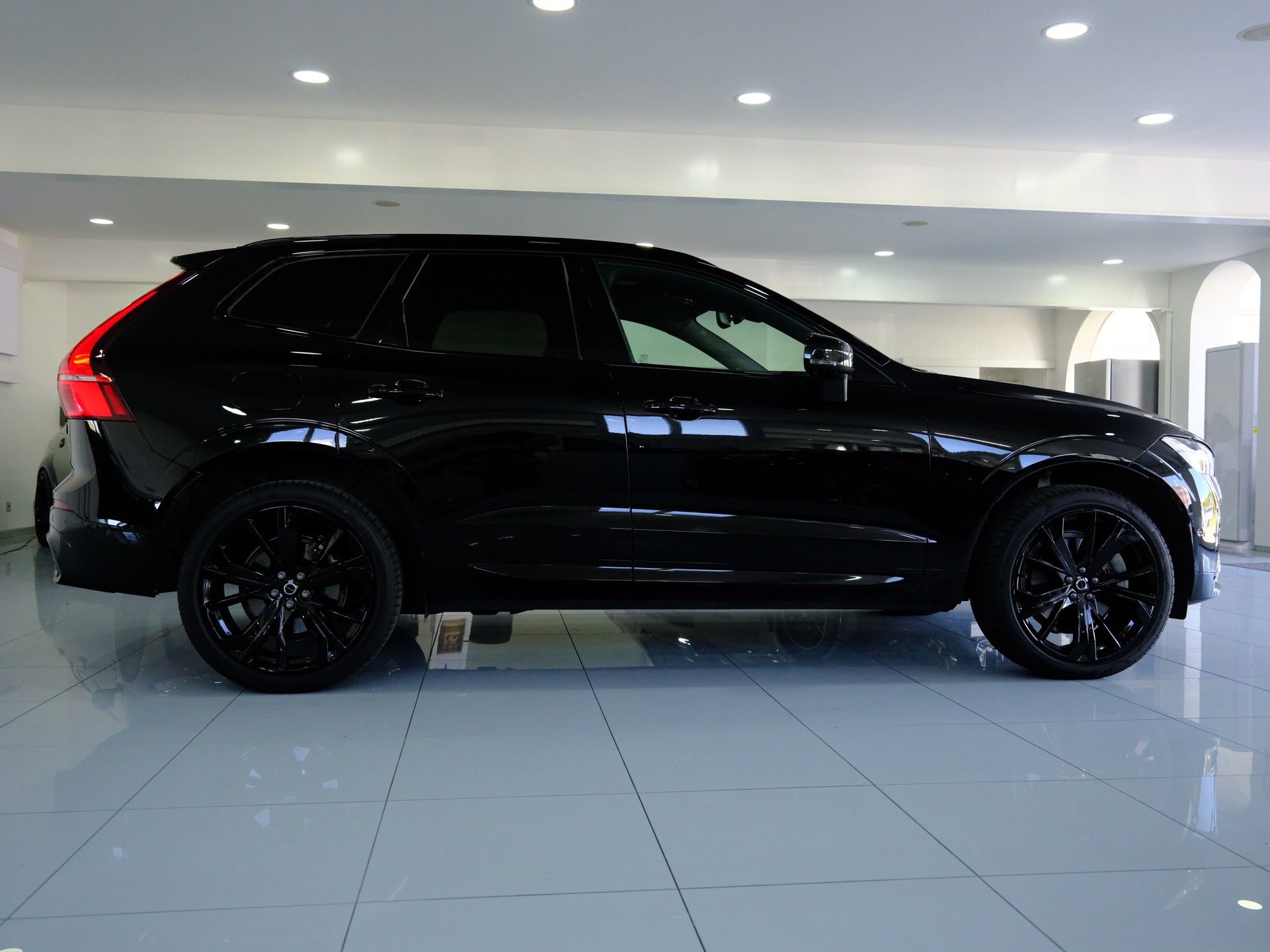 VOLVO XC60 T8 eAWD PluginHybrid Ultra Dark Geartronic-image-7