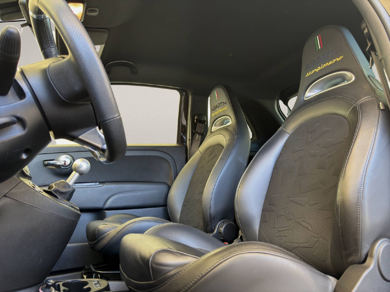 FIAT 595 Abarth 1.4 T-Jet 165PS Scorpione Oro "Gold"-image-13