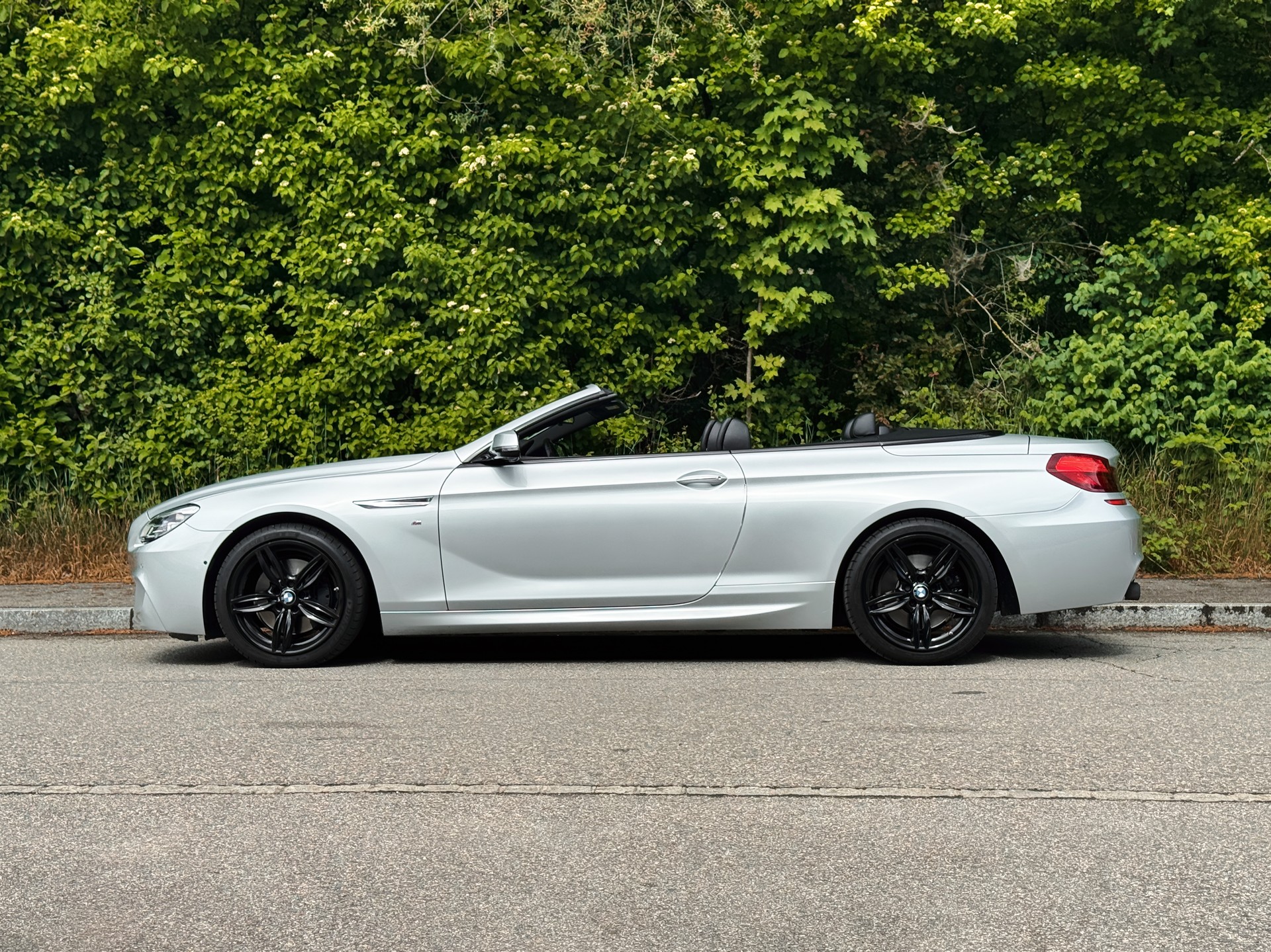 BMW 640i Cabrio xDrive-showroom-element-3