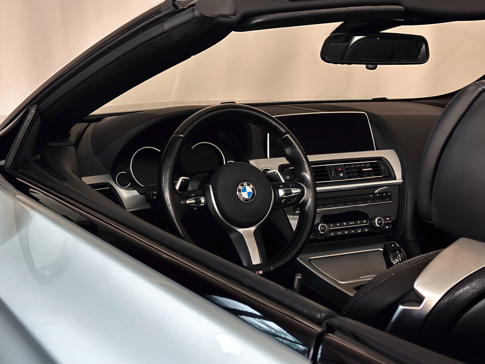 BMW 640i Cabrio xDrive-image-12