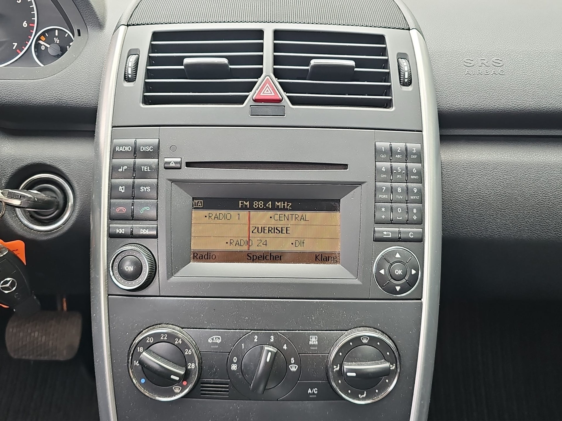 MERCEDES-BENZ A 180 (170) Avantgarde Autotronic-image-11
