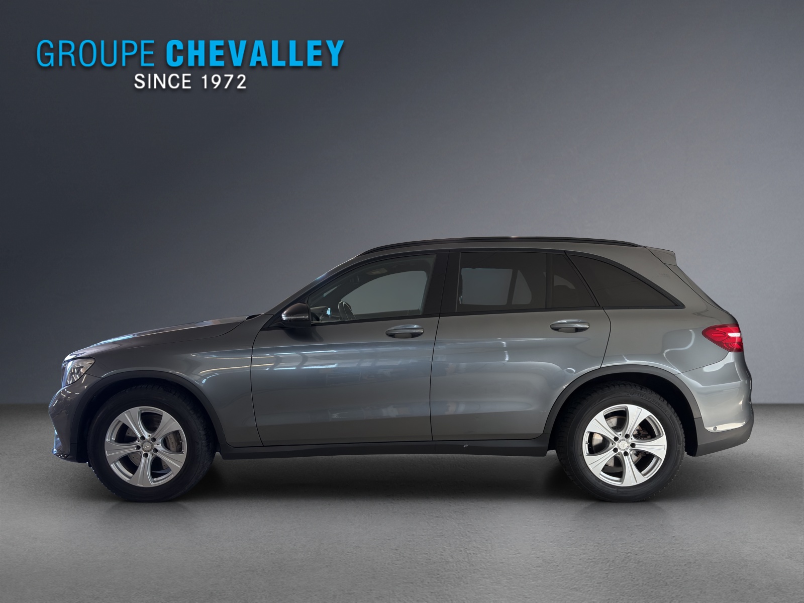 MERCEDES-BENZ GLC 250 AMG Line 4Matic-showroom-element-2