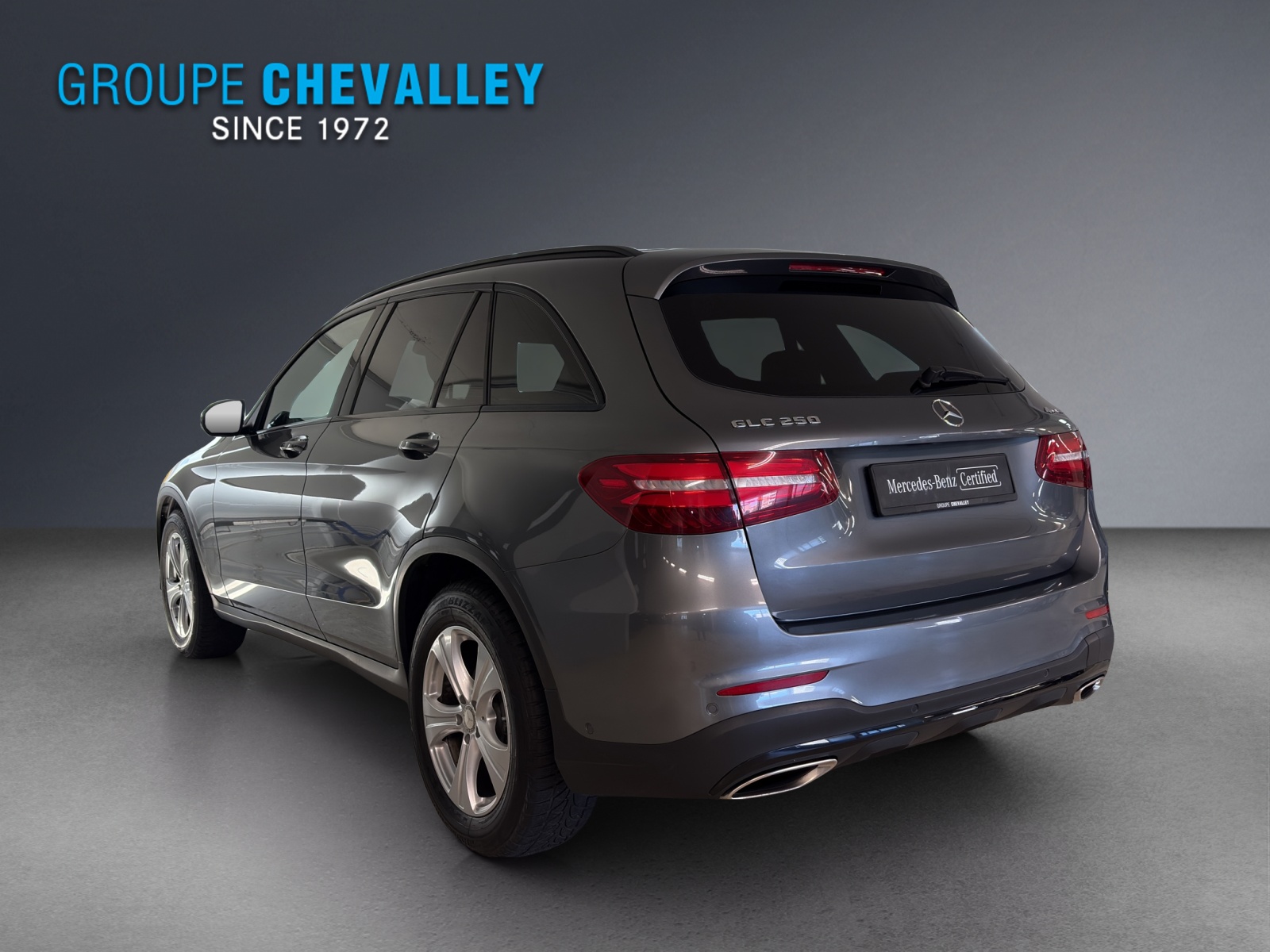 MERCEDES-BENZ GLC 250 AMG Line 4Matic-showroom-element-3