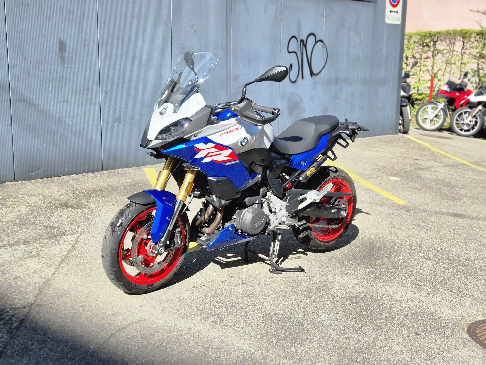 BMW F 900 XR