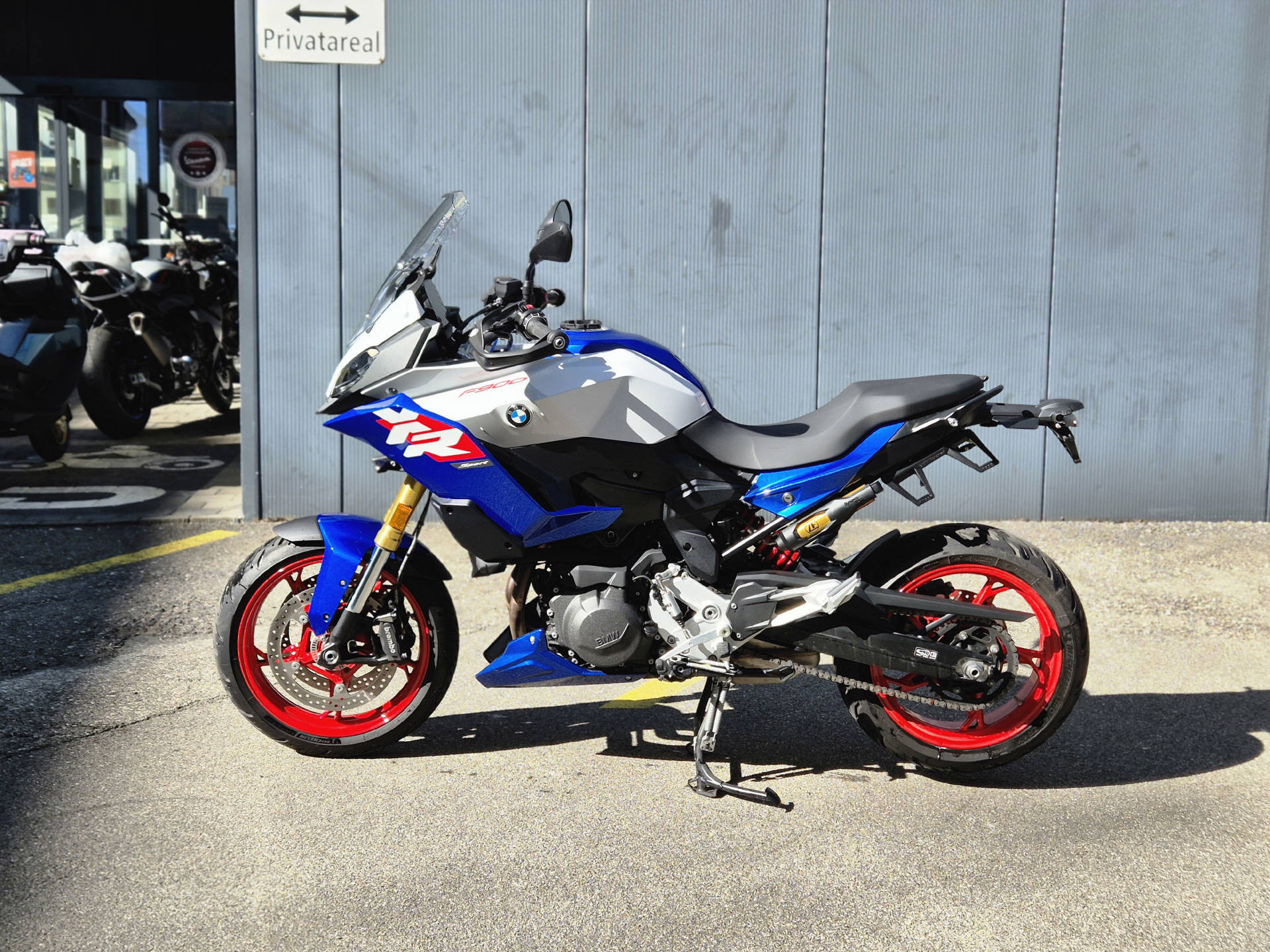 BMW F 900 XR-showroom-element-1