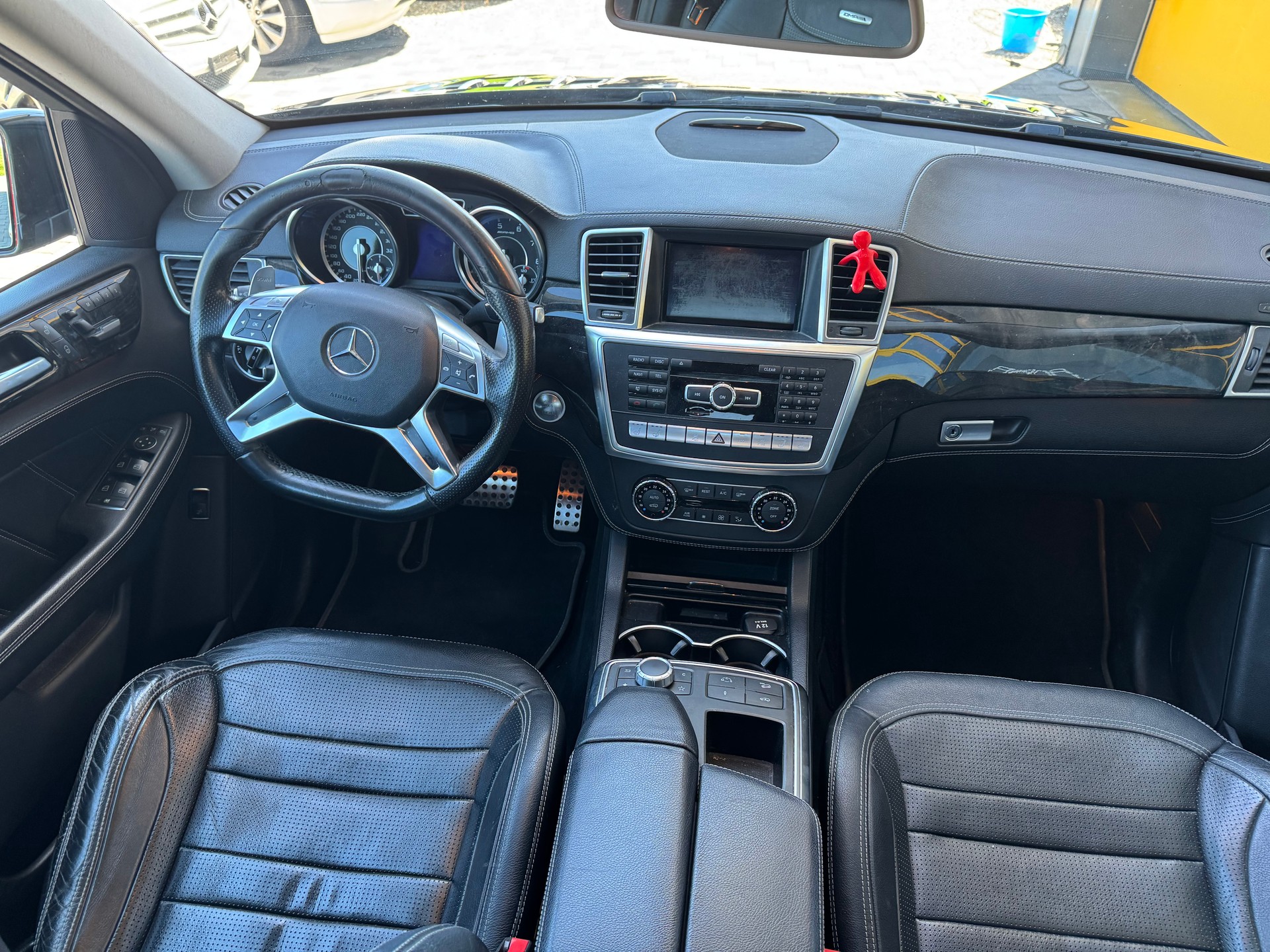 MERCEDES-BENZ ML 63 AMG 4Matic Speedshift-image-10