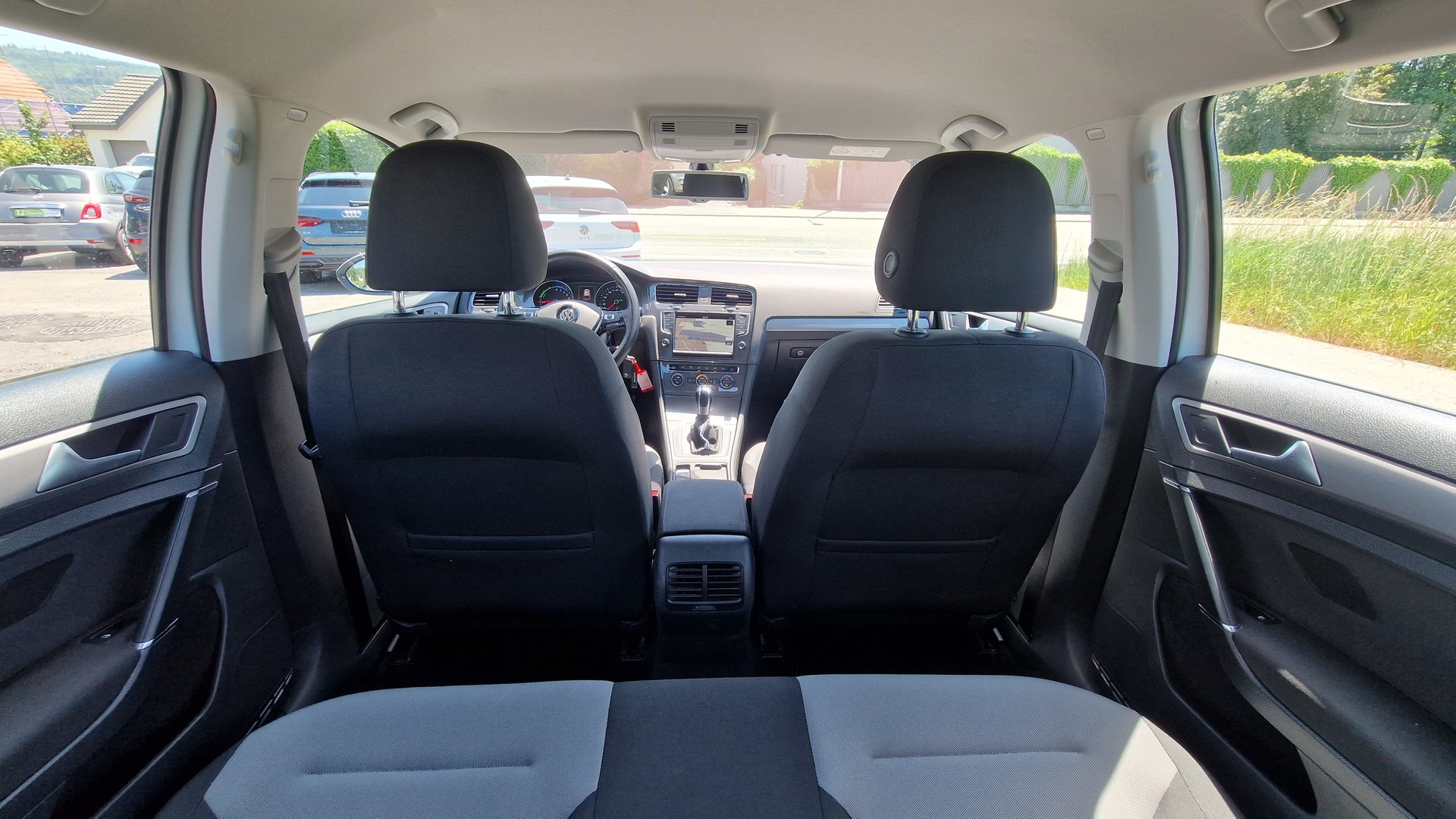 VW e-Golf-image-12