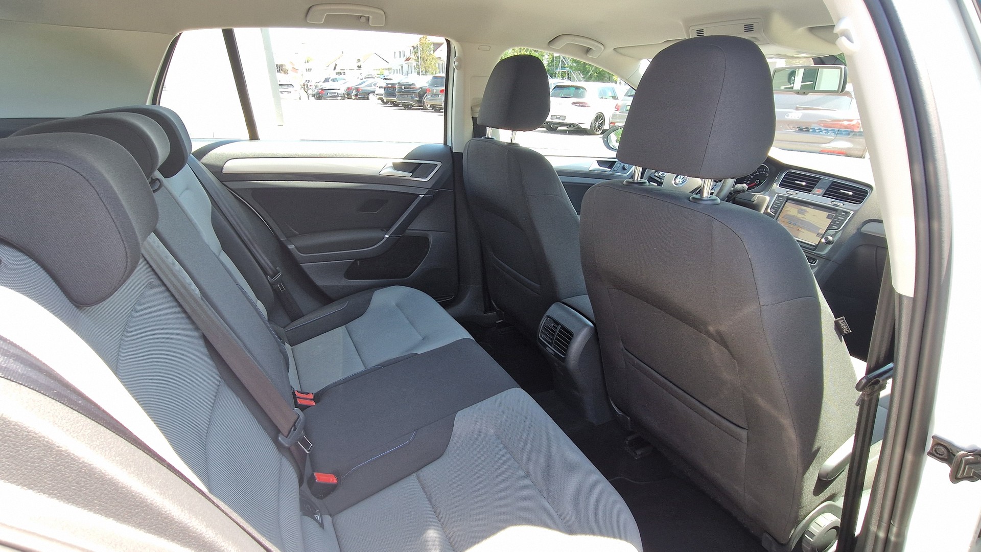 VW e-Golf-image-13