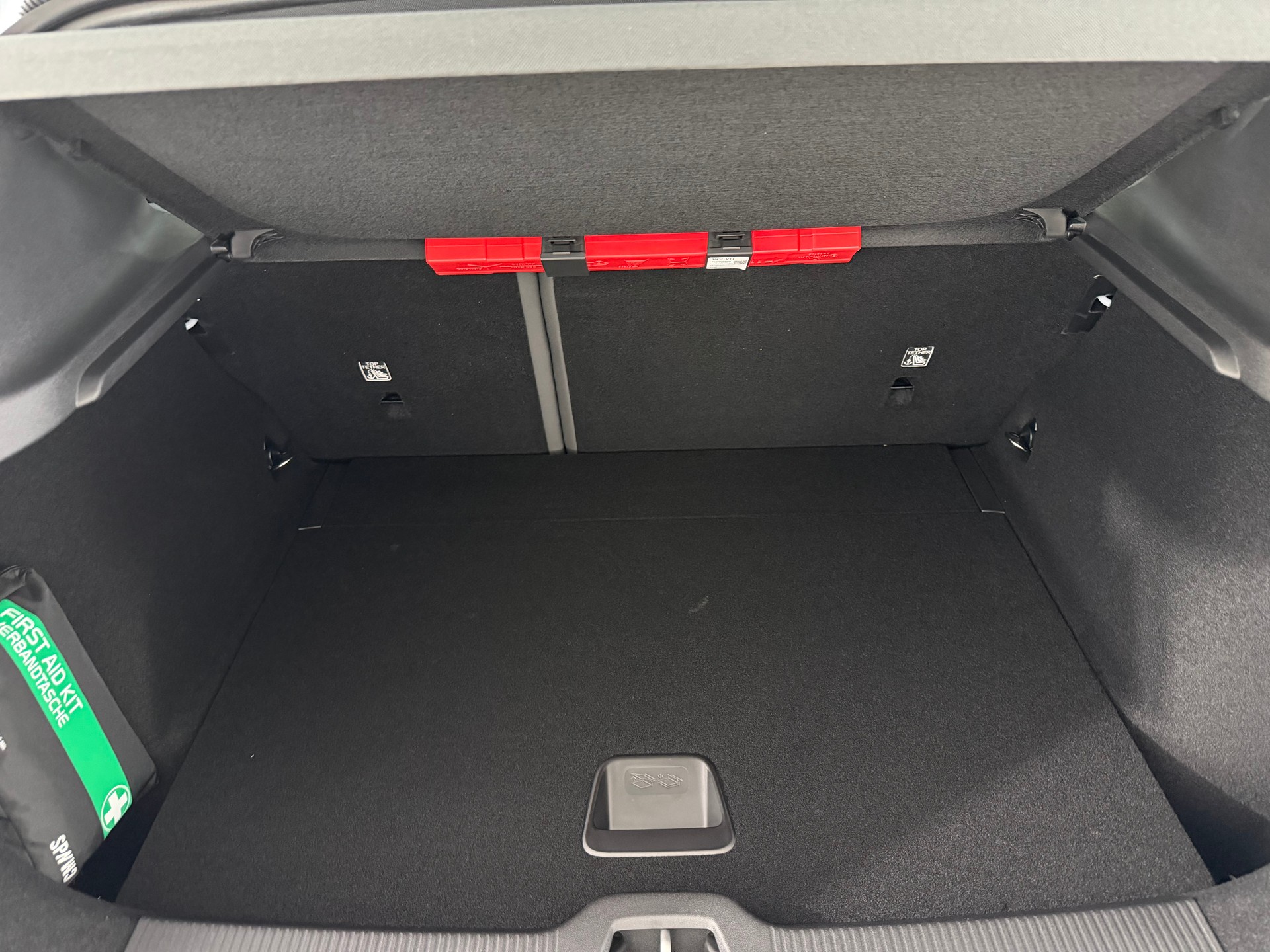 VOLVO EX 30 E60 Twin Ultra Performanc-image-13