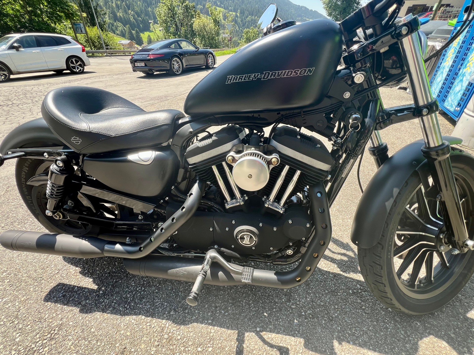 HARLEY-DAVIDSON XL 883 N Sportster Iron