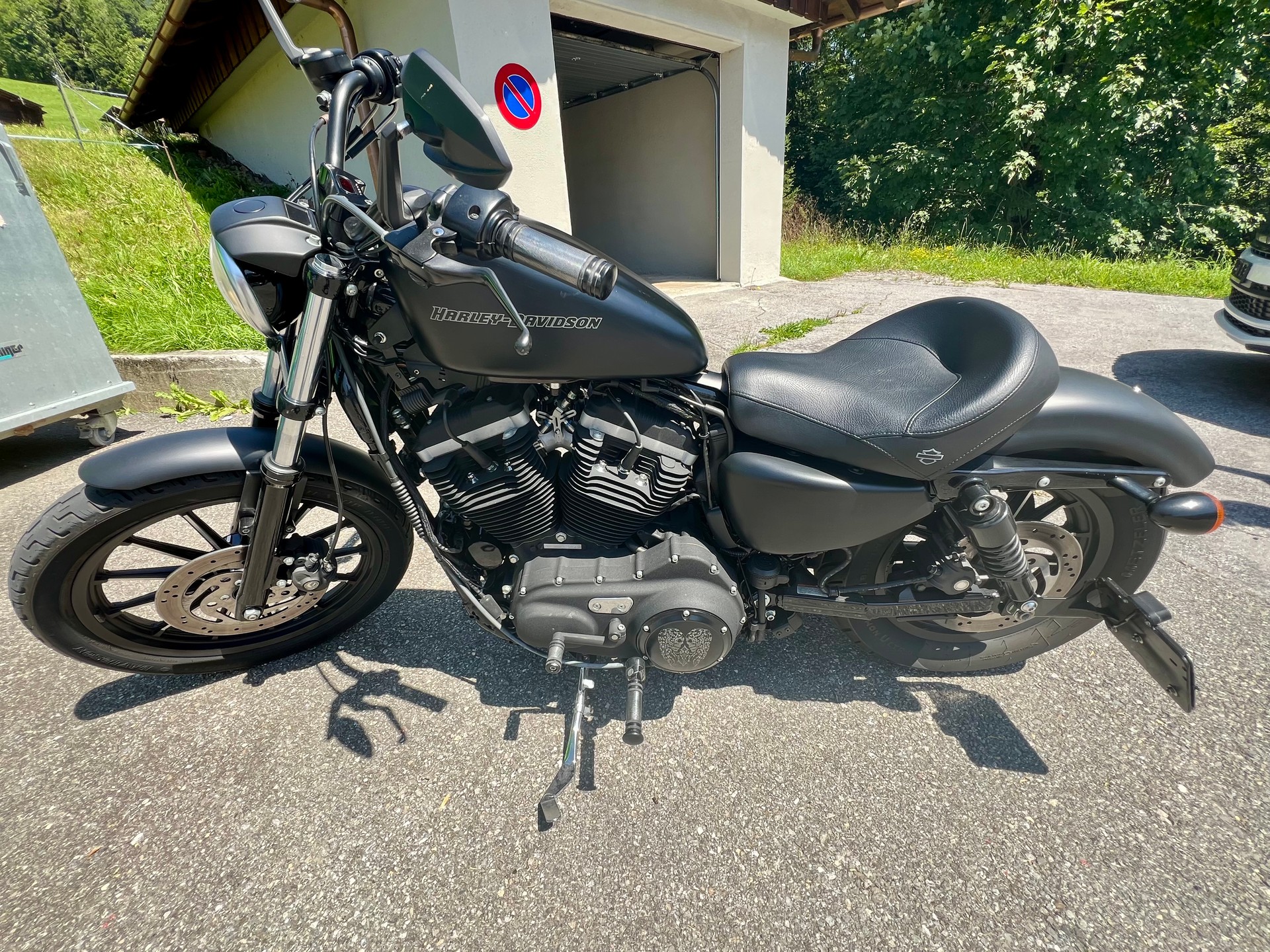 HARLEY-DAVIDSON XL 883 N Sportster Iron-image-1