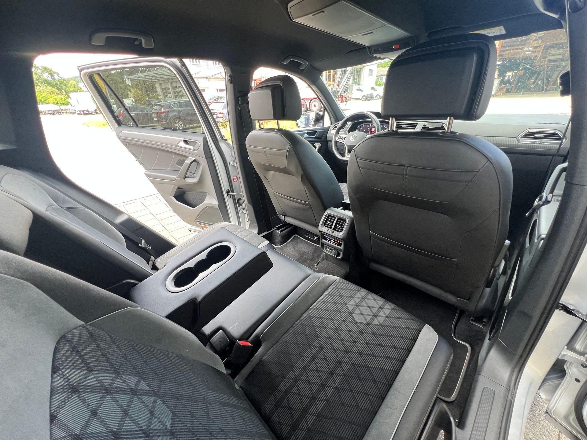 VW Tiguan 2.0TSI R-Line 4Motion DSG-image-19