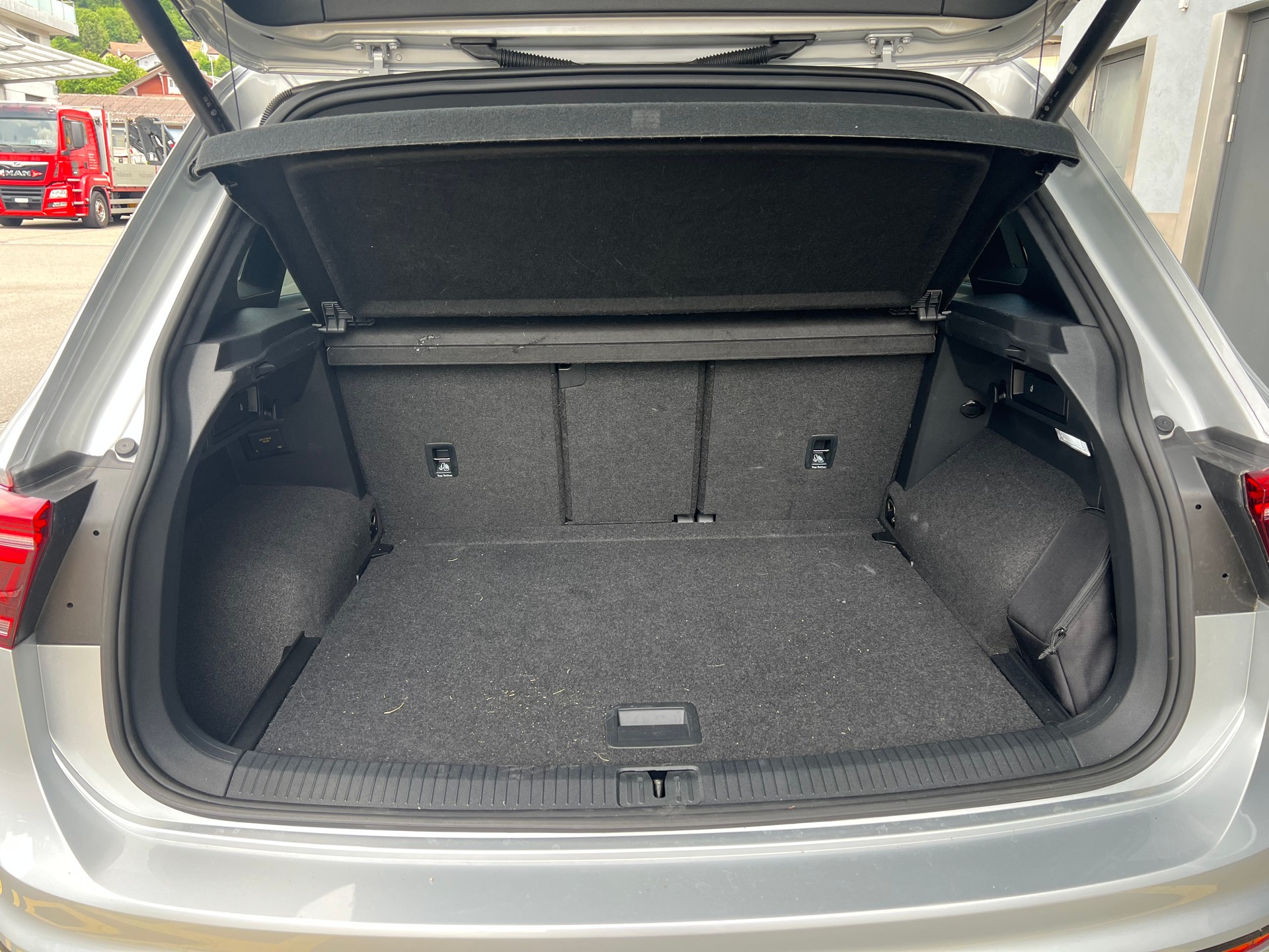 VW Tiguan 2.0TSI R-Line 4Motion DSG-image-16