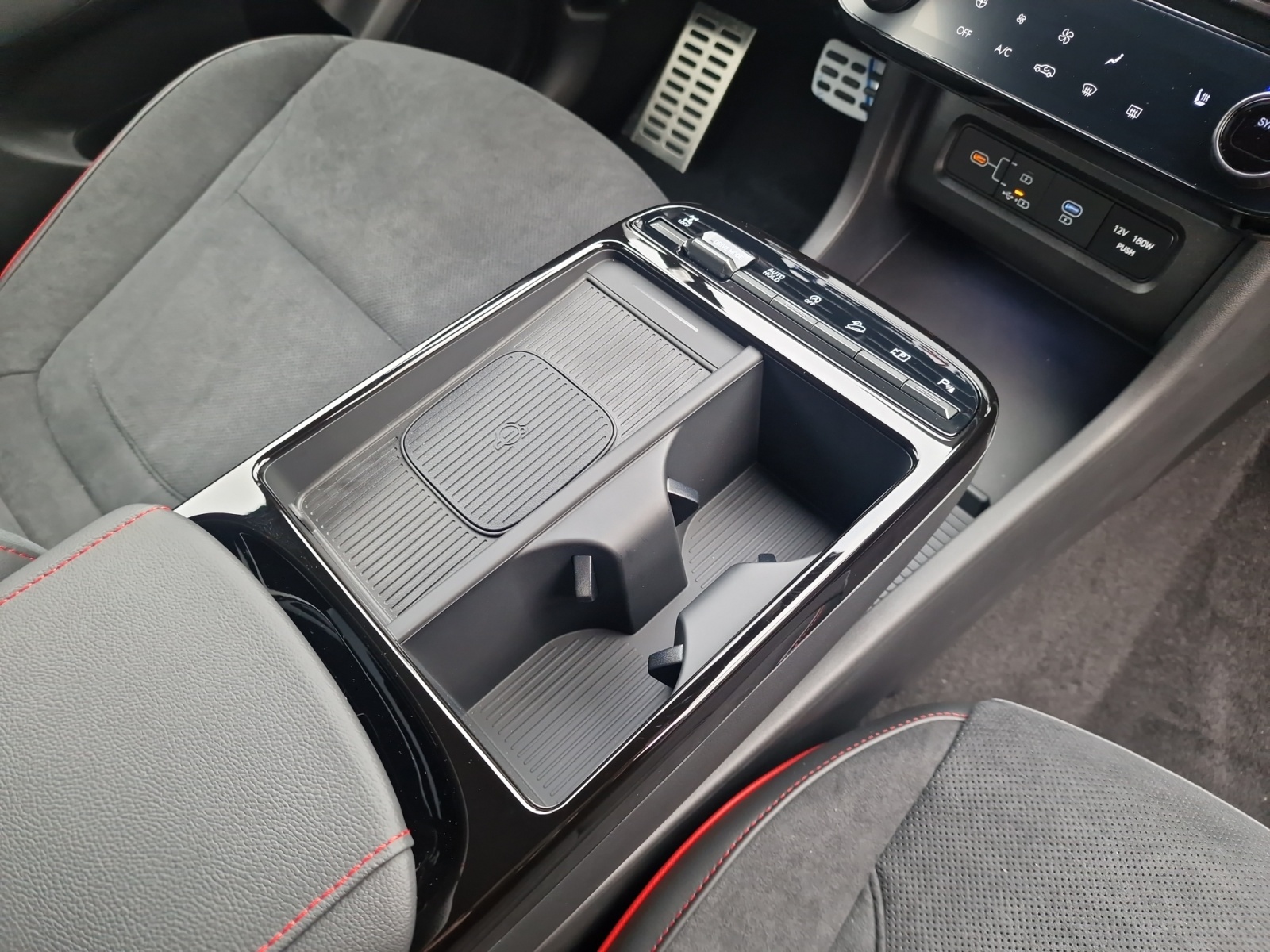 HYUNDAI Tucson 1.6 T-GDI N-Line MHEV 4x4 180PS Panorama-image-13