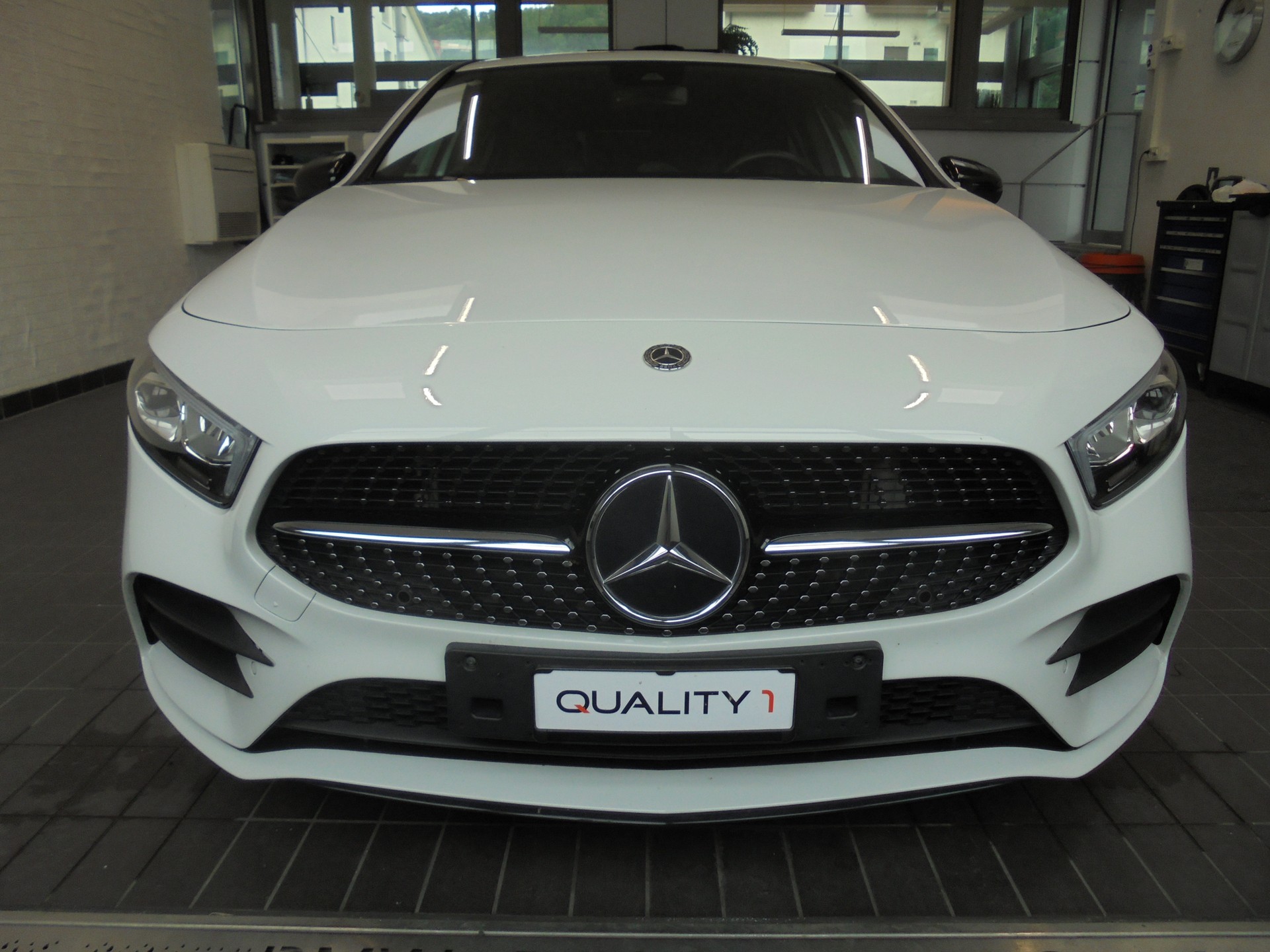 MERCEDES-BENZ A 220 AMG Line 7G-DCT-image-1