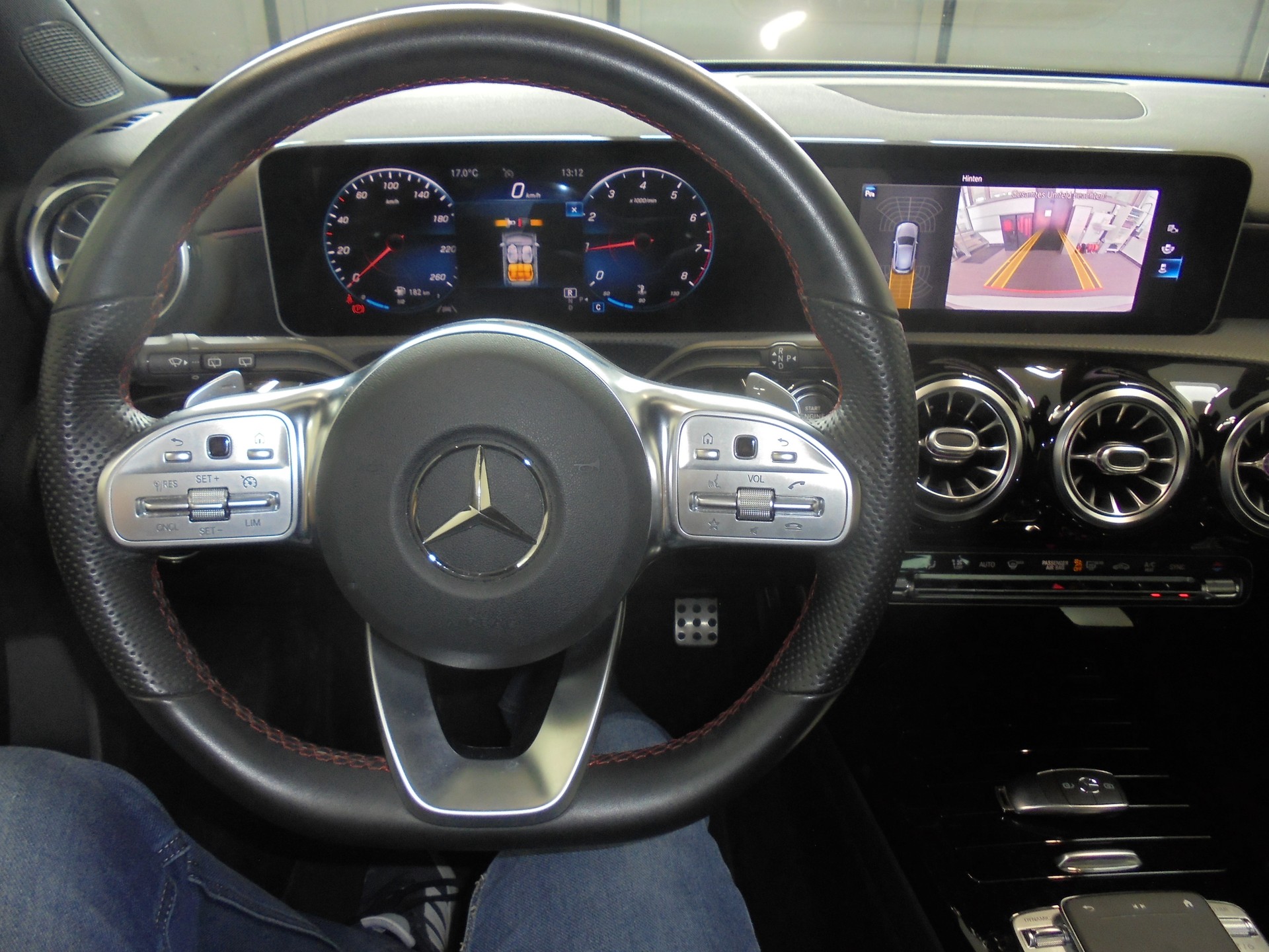 MERCEDES-BENZ A 220 AMG Line 7G-DCT-image-5