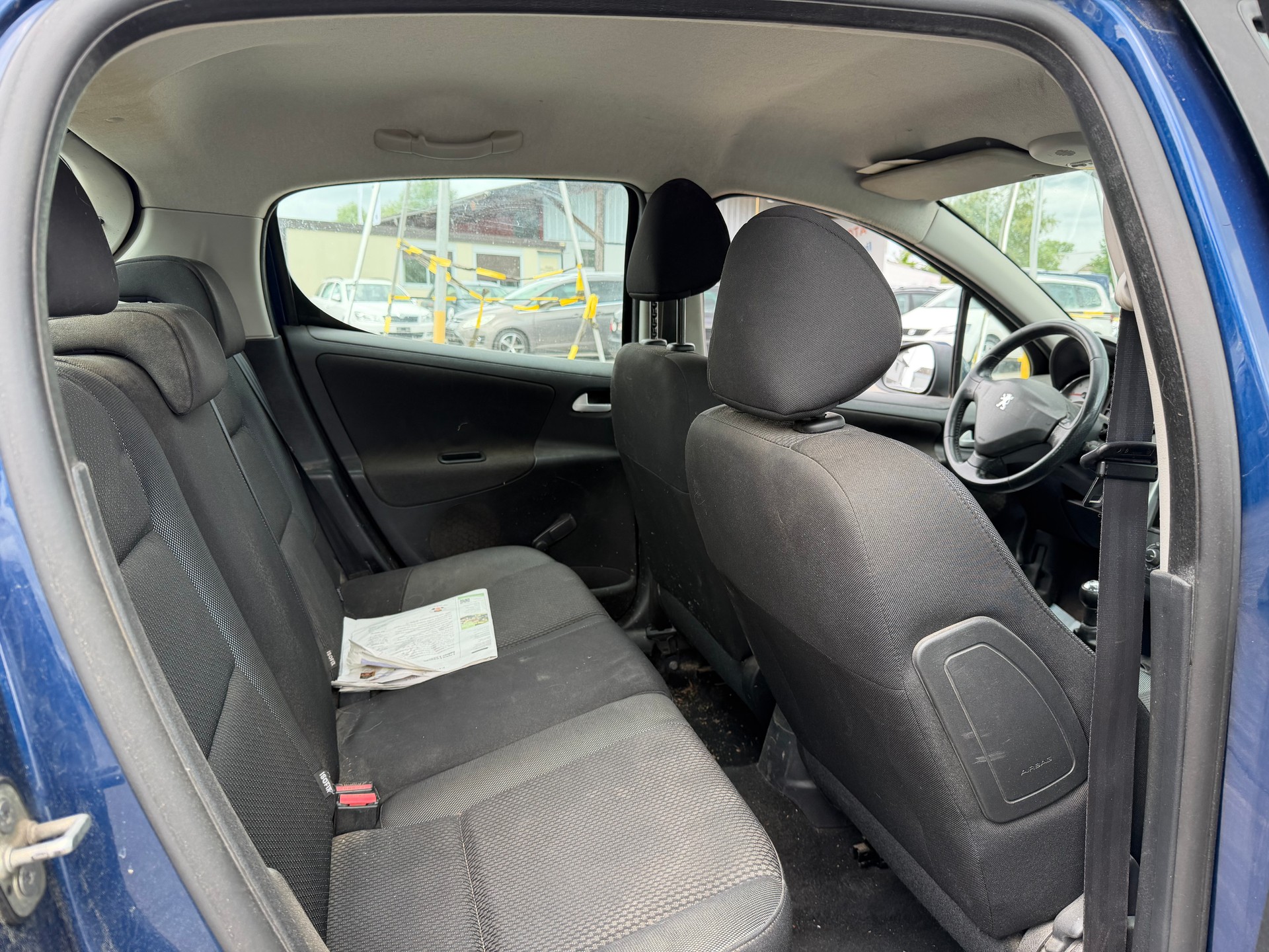 PEUGEOT 207 1.4 16V Sport-image-10