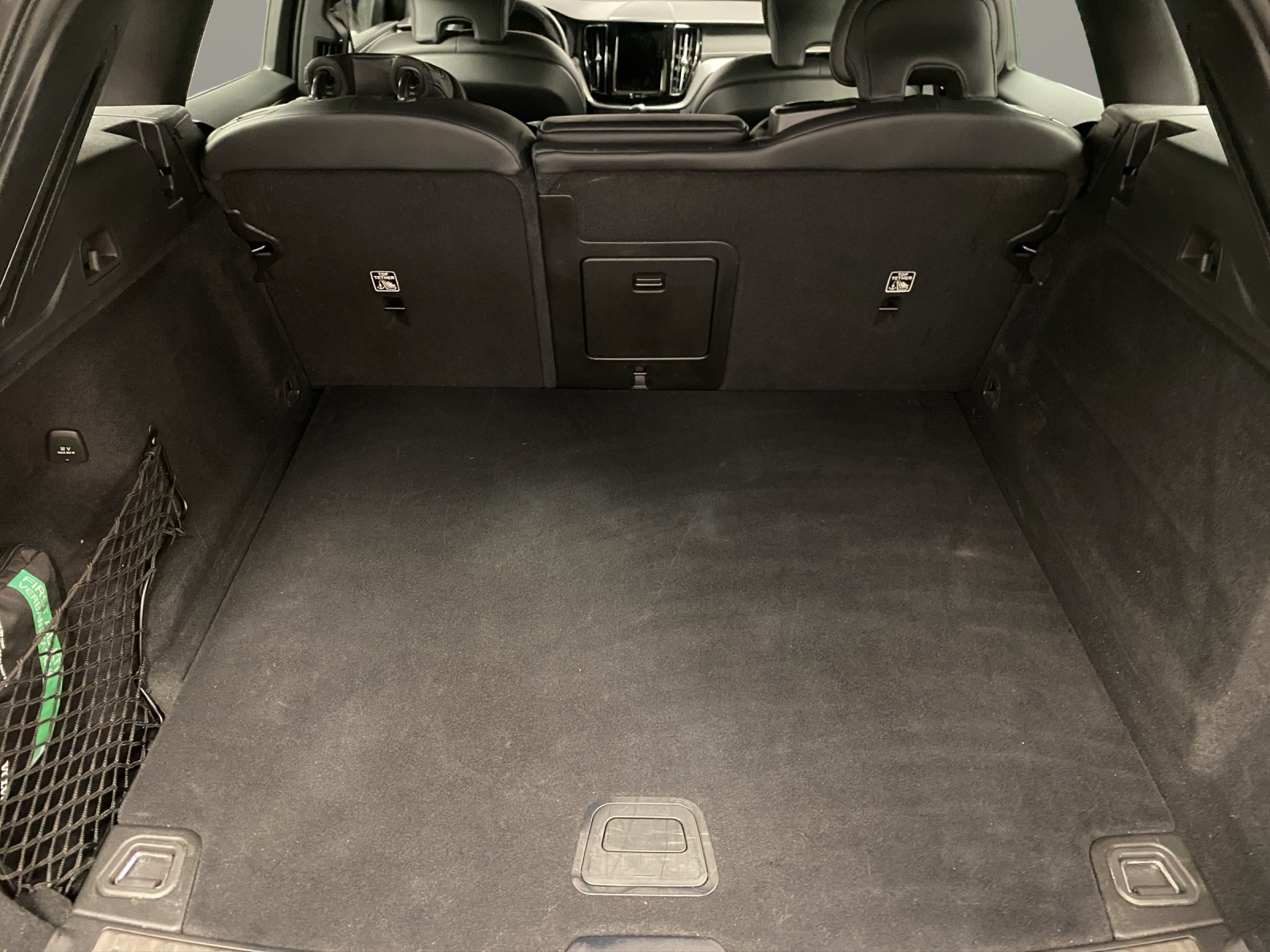 VOLVO XC60 2.0 B5 MH R-Design-image-5