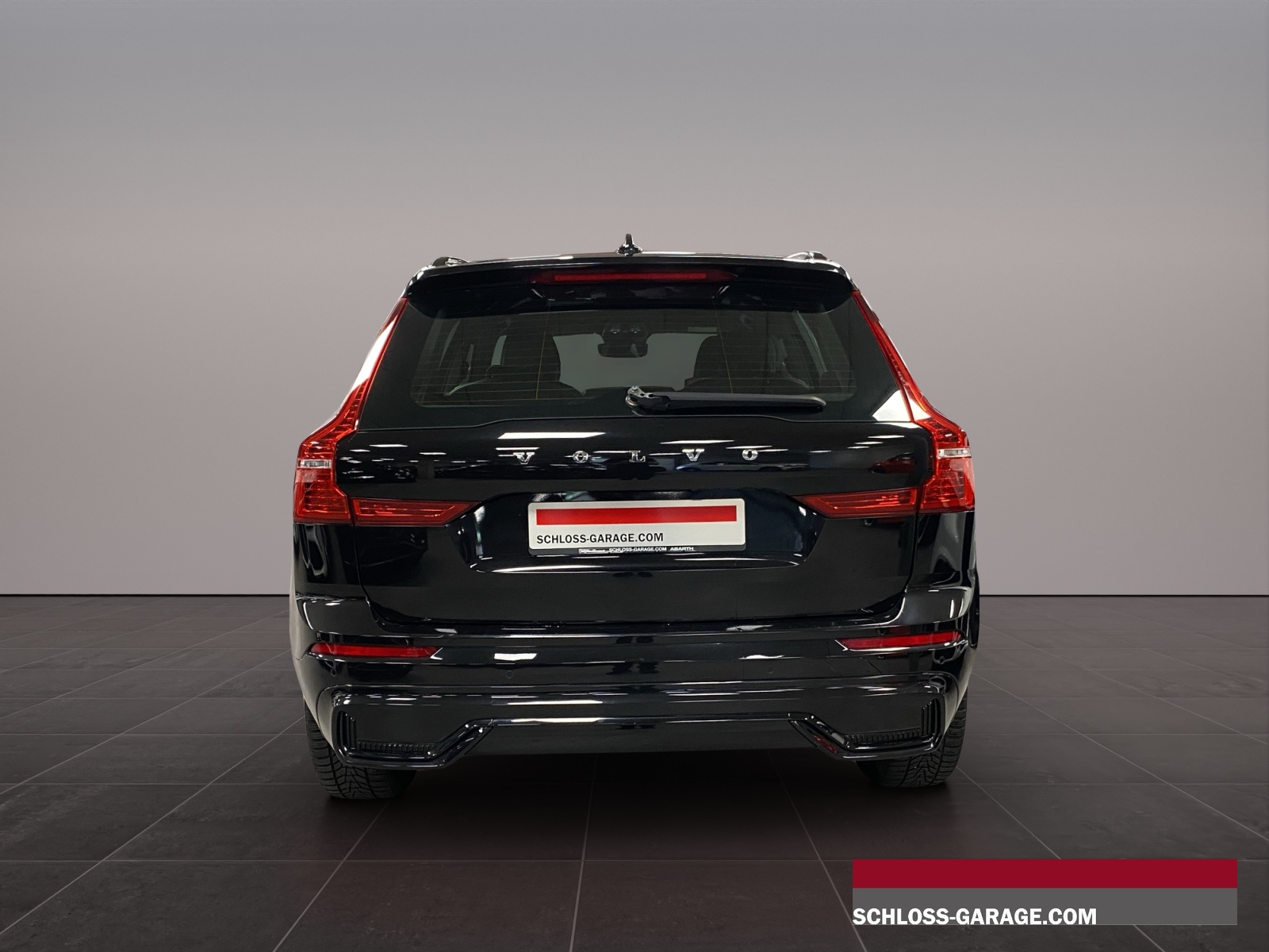 VOLVO XC60 2.0 B5 MH R-Design-image-4