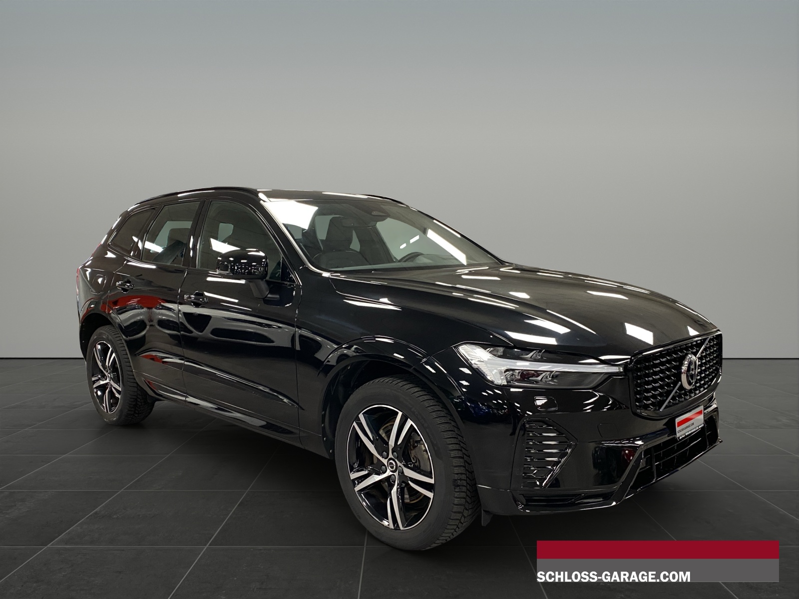 VOLVO XC60 2.0 B5 MH R-Design-image-8