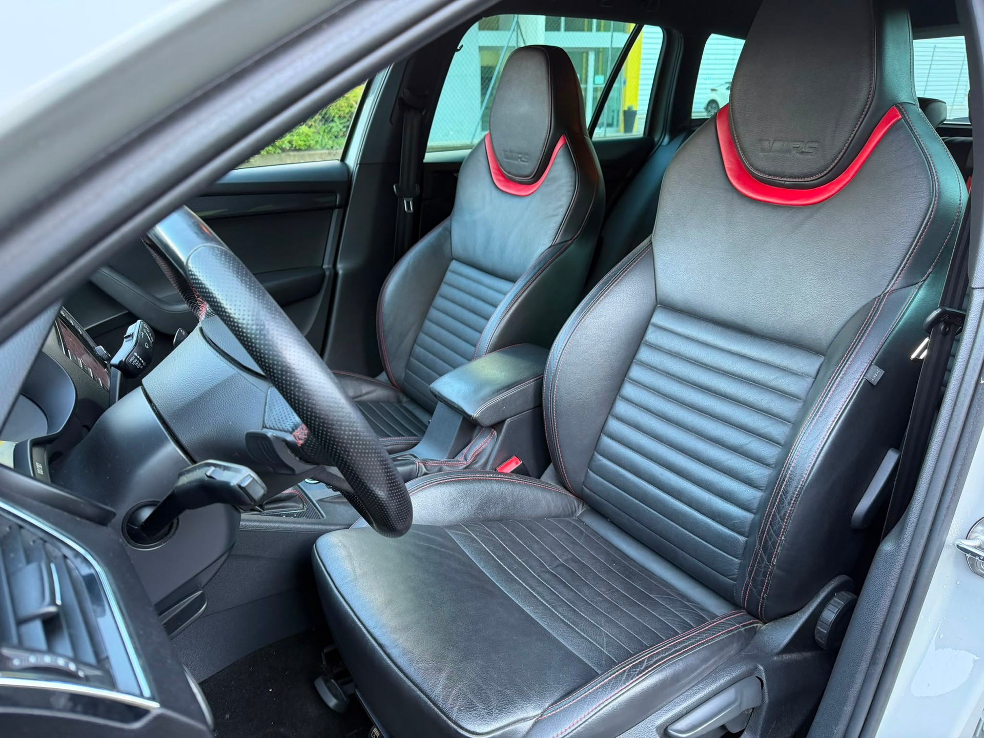 SKODA Octavia Combi 2.0 TDI RS DSG-image-6