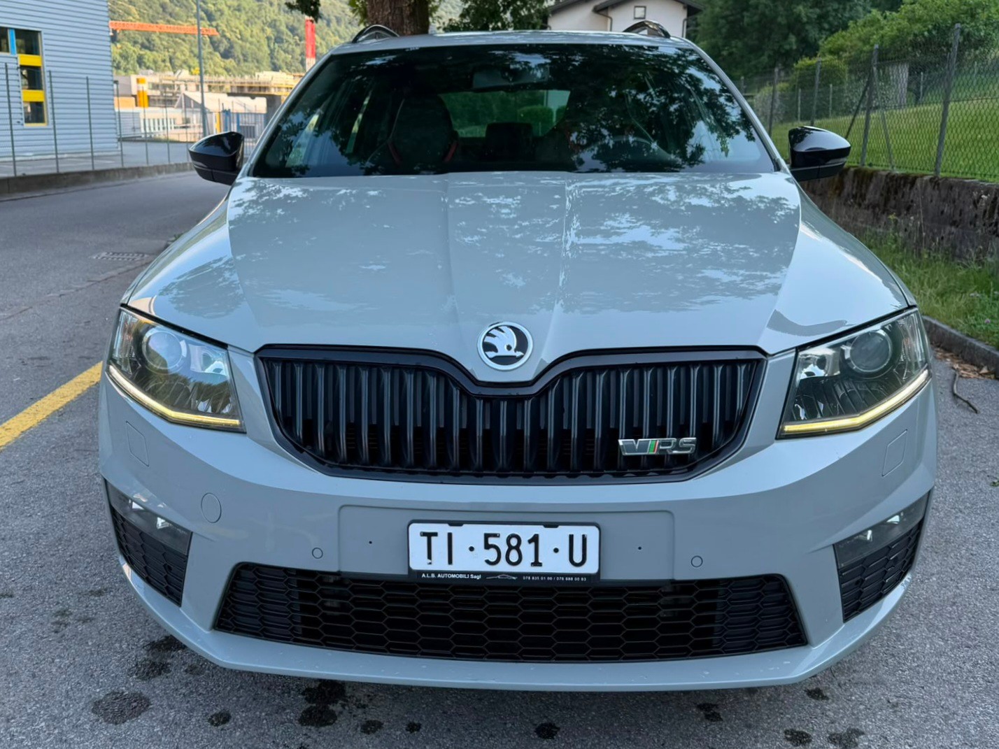 SKODA Octavia Combi 2.0 TDI RS DSG-image-4