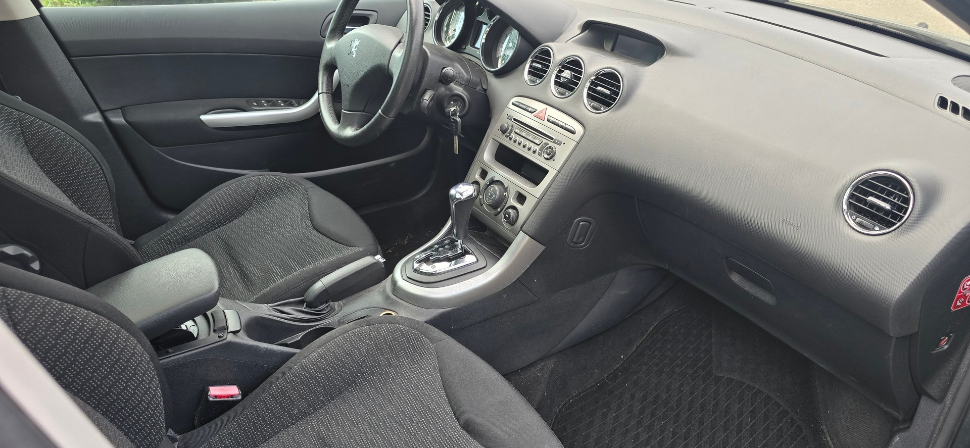 PEUGEOT 308 SW 1.6 16V Turbo Sport Automatic-image-10