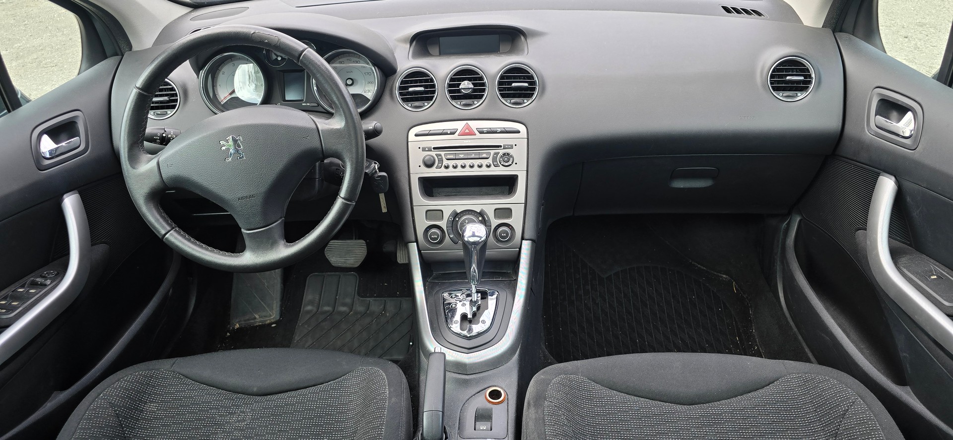 PEUGEOT 308 SW 1.6 16V Turbo Sport Automatic-image-13