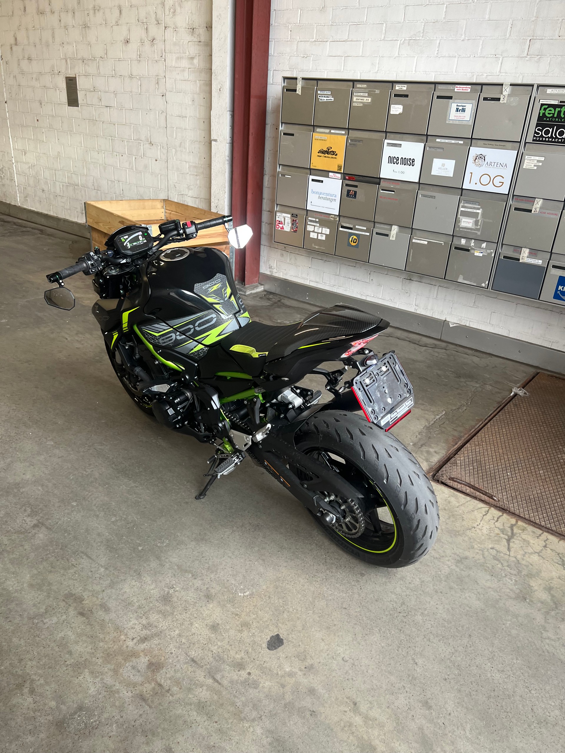 KAWASAKI Z 900-image-2