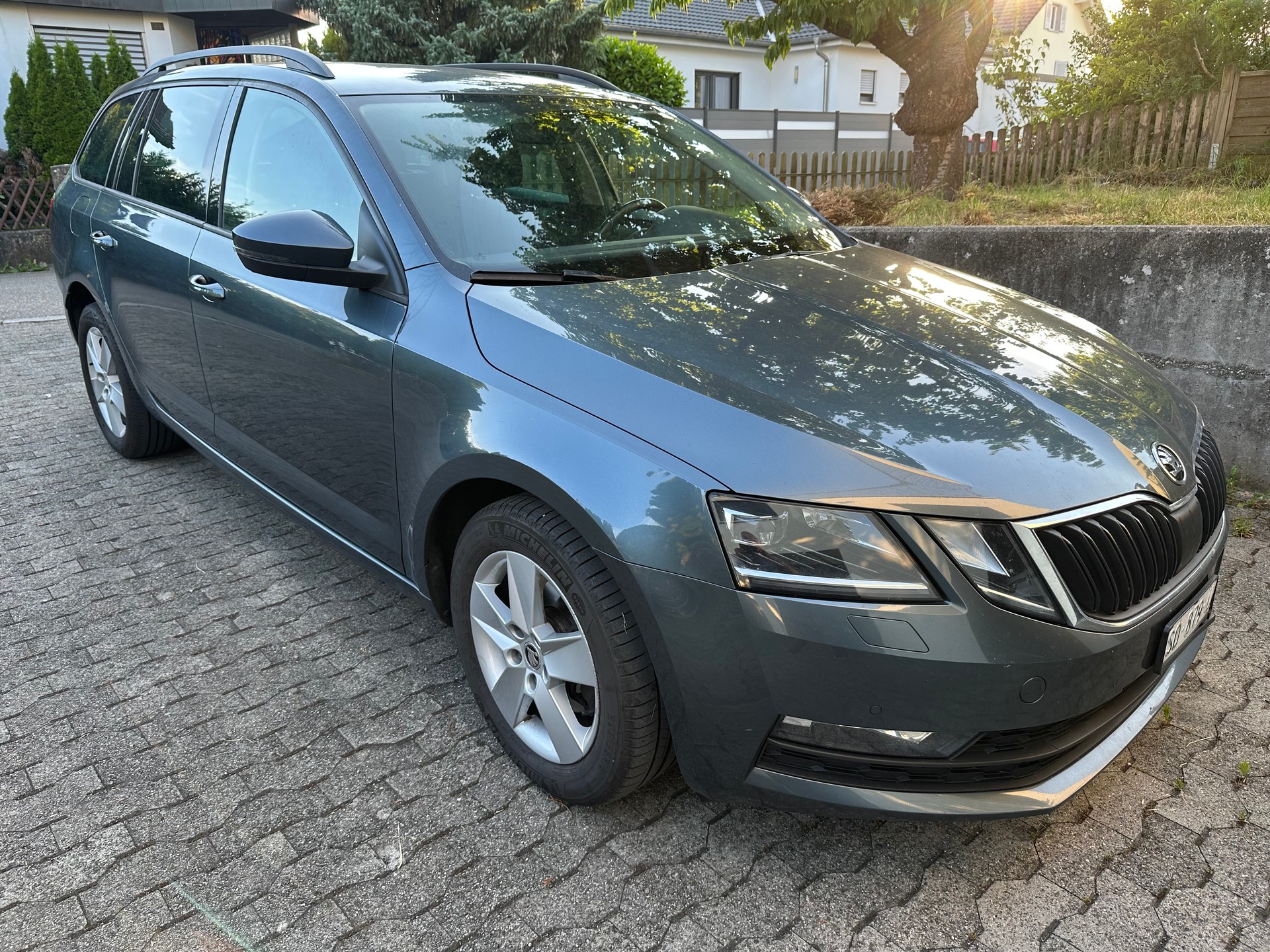 SKODA Octavia Combi 2.0 TDI Ambition 4x4-image-1