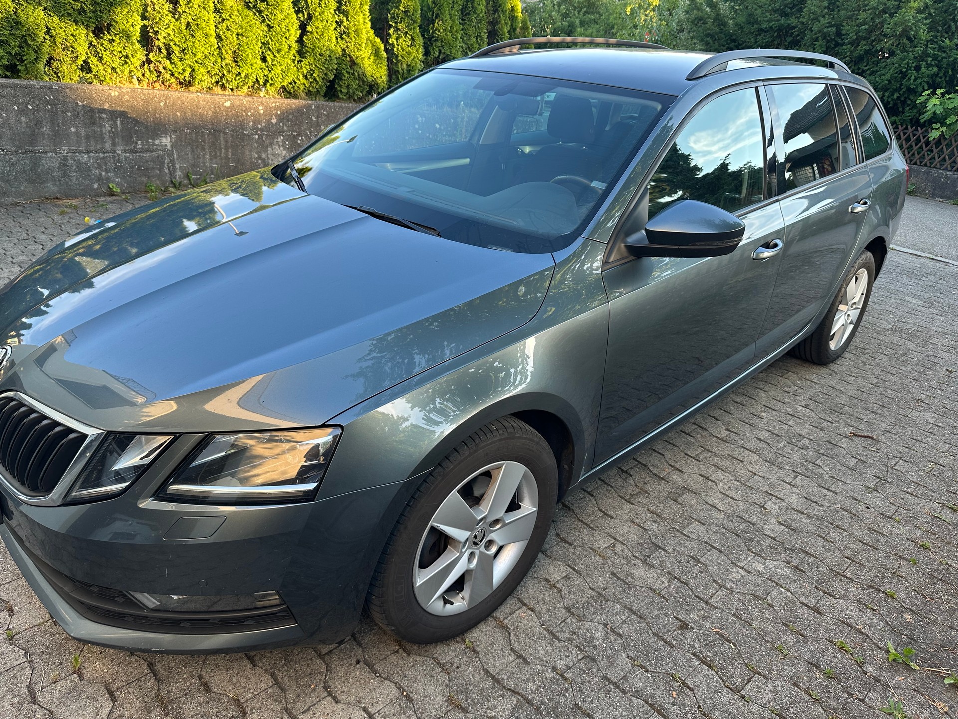 SKODA Octavia Combi 2.0 TDI Ambition 4x4-image-2