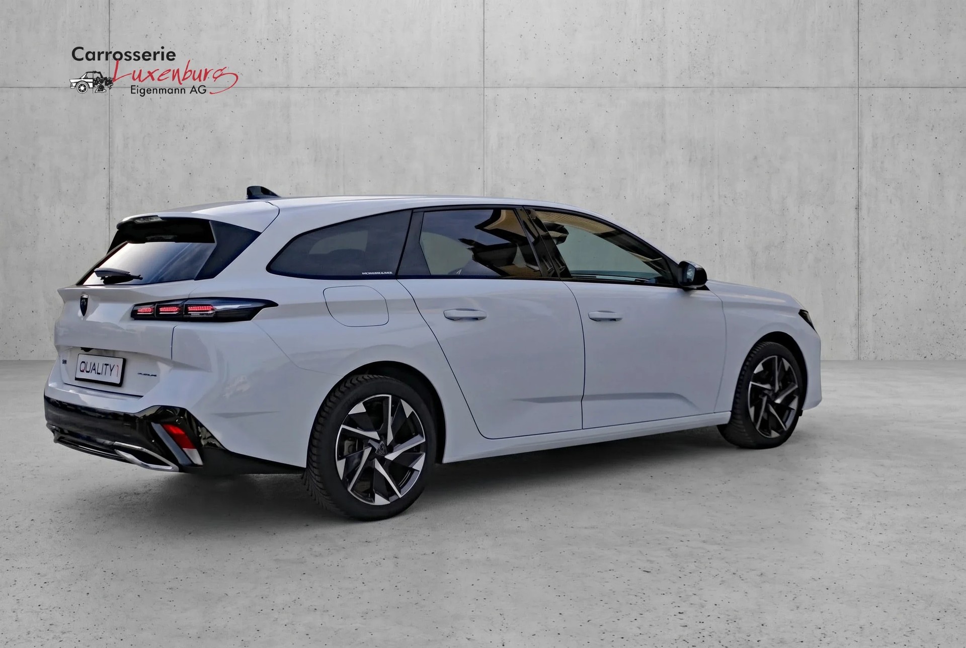 PEUGEOT 308 SW 1.5 BlueHDI Allure EAT8-showroom-element-2