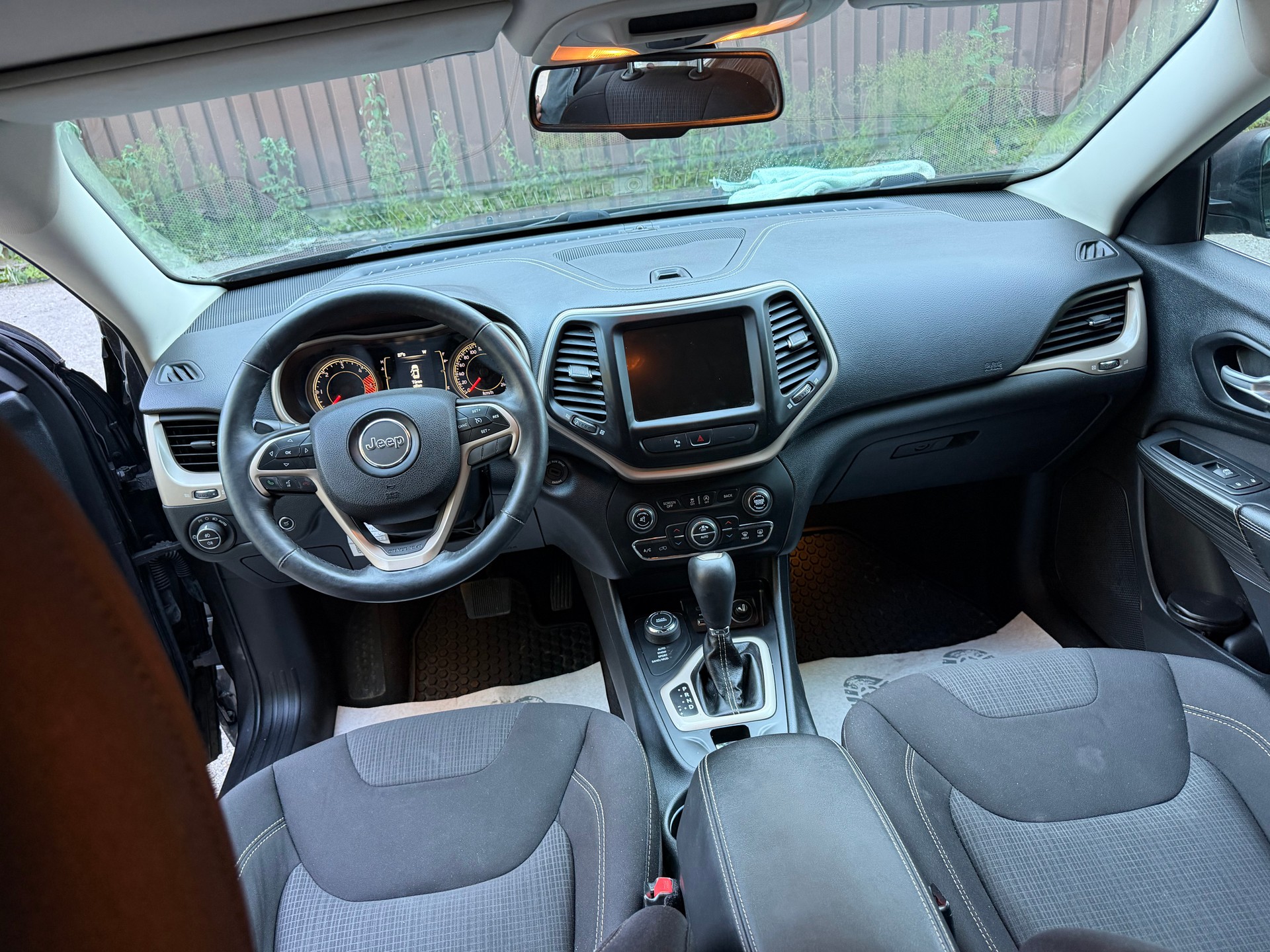 JEEP Cherokee 2.2TD Longitude AWD 9ATX-image-9