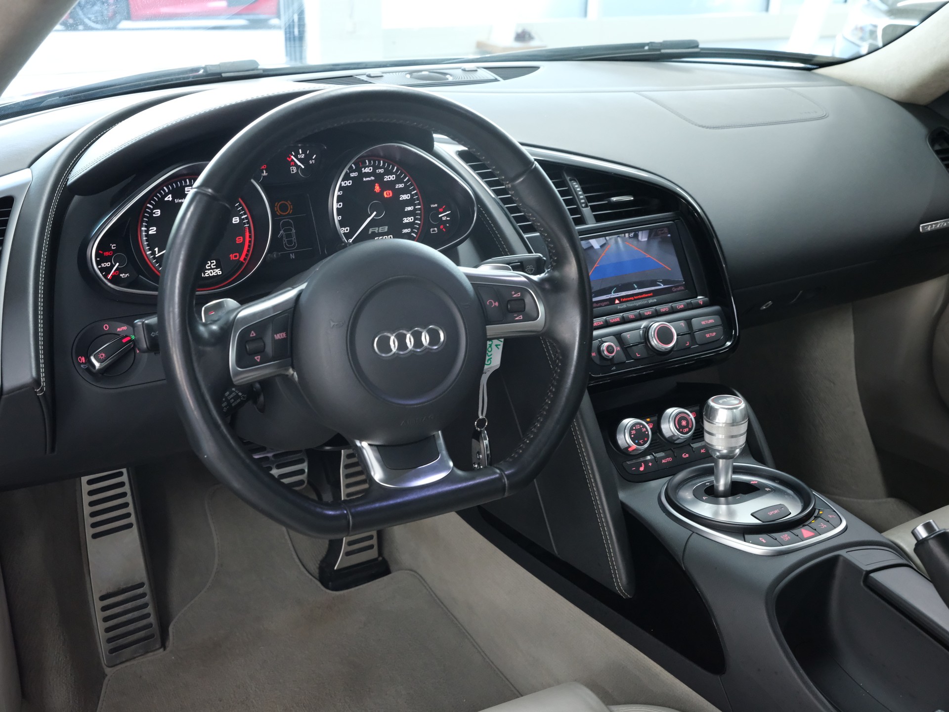 AUDI R8 Coupé 5.2 R-Tronic *Sportabgassanlage* *Aus 1.Hand* *Frisch Service/MFK*-image-20