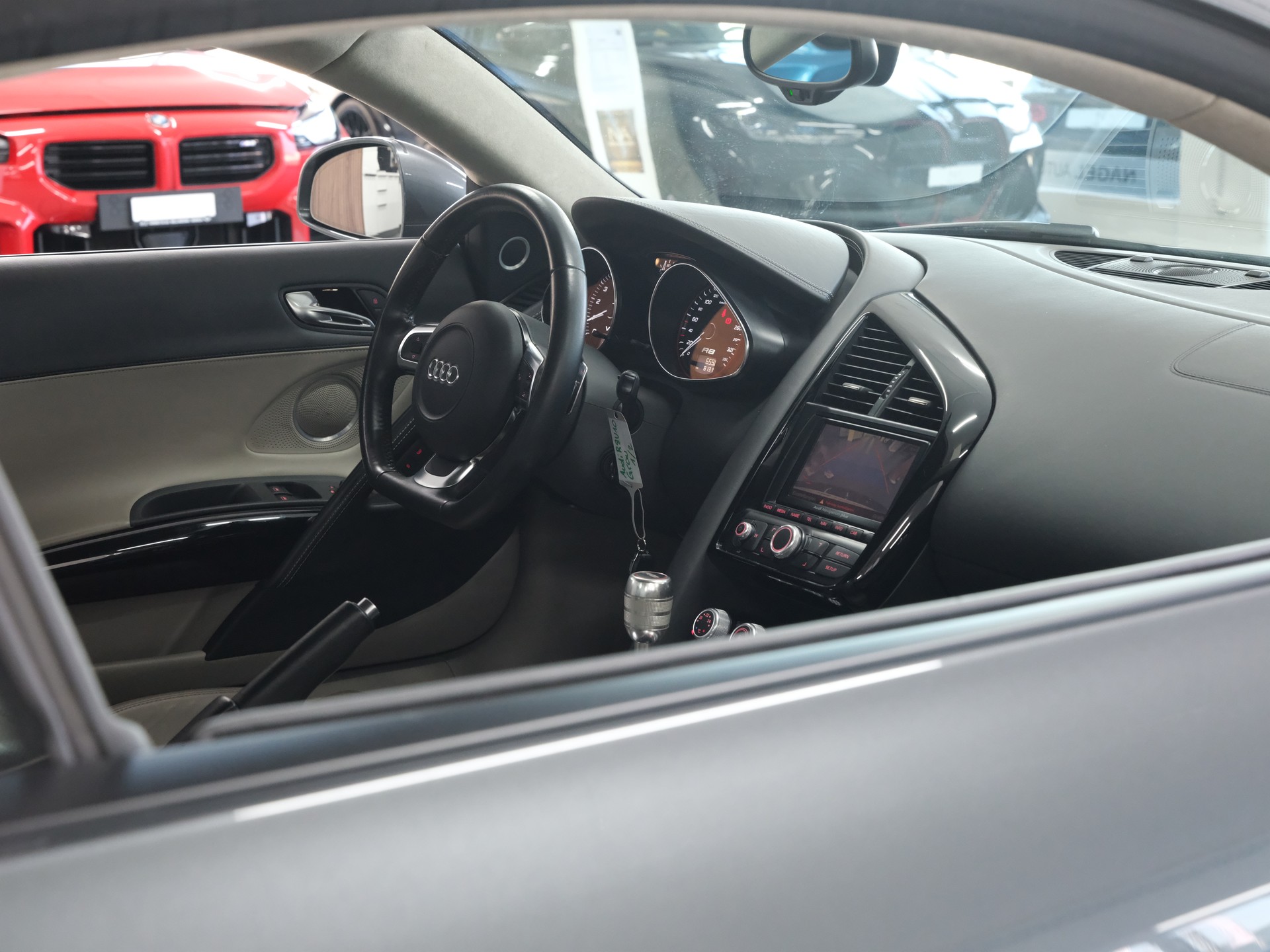 AUDI R8 Coupé 5.2 R-Tronic *Sportabgassanlage* *Aus 1.Hand* *Frisch Service/MFK*-image-21