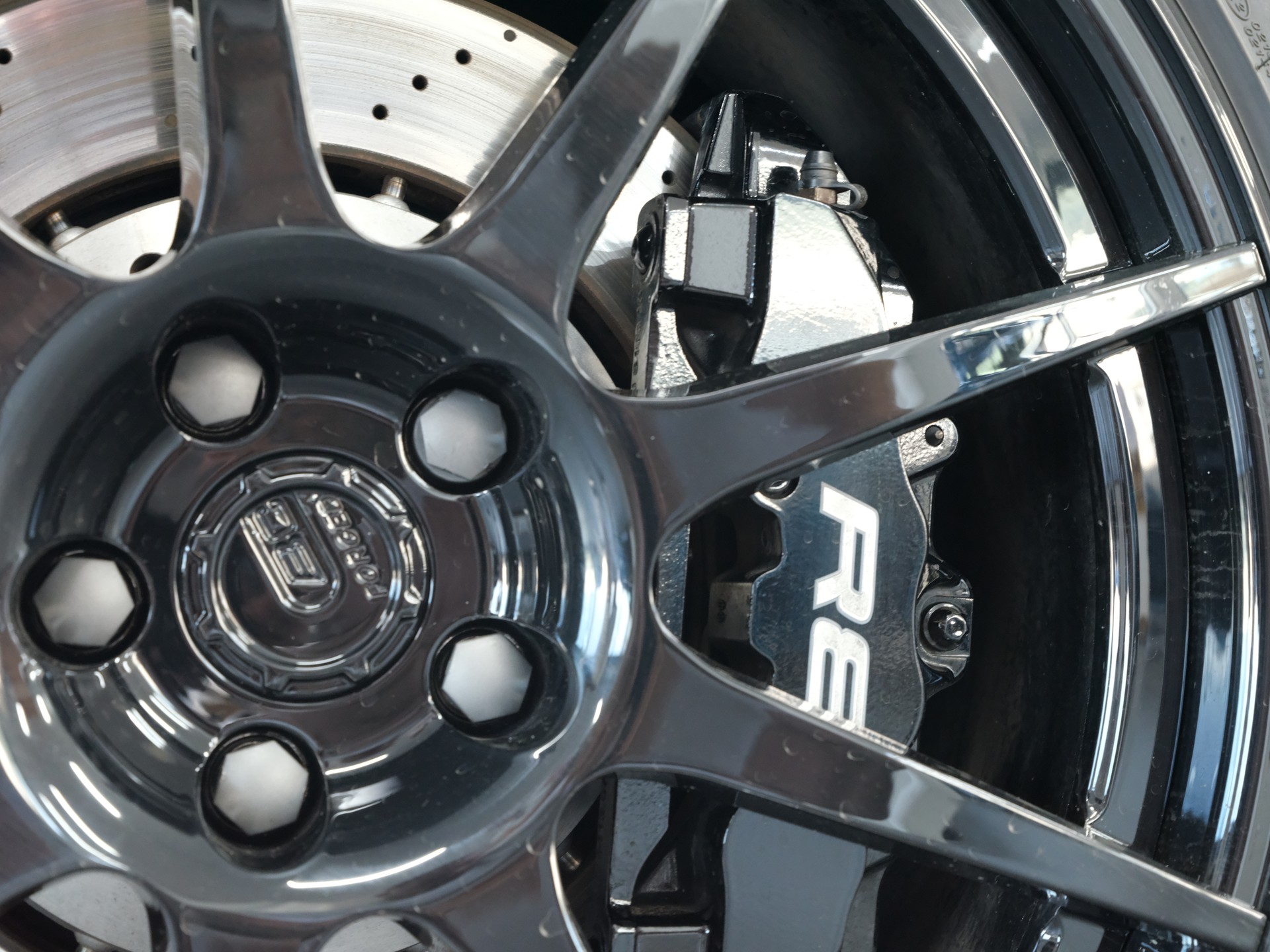 AUDI R8 Coupé 5.2 R-Tronic *Sportabgassanlage* *Aus 1.Hand* *Frisch Service/MFK*-image-11