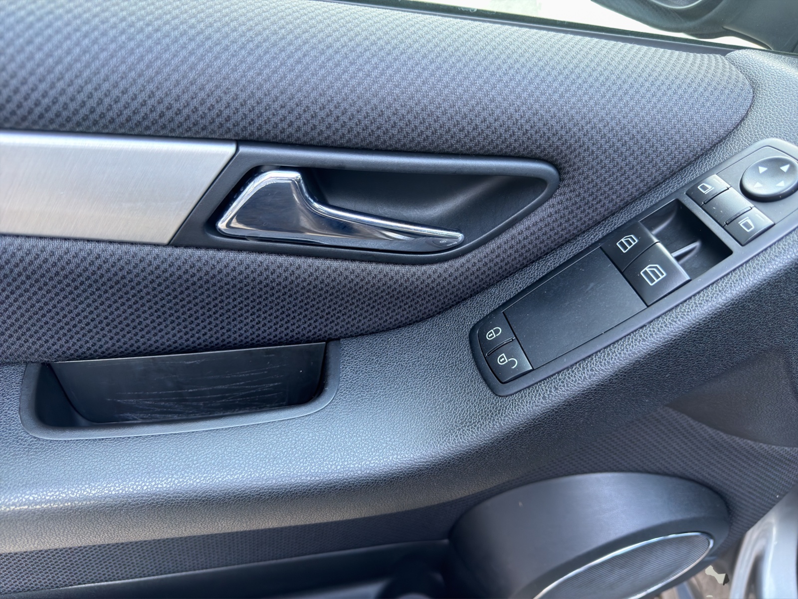 MERCEDES-BENZ A 170 Avantgarde Edition A-image-9