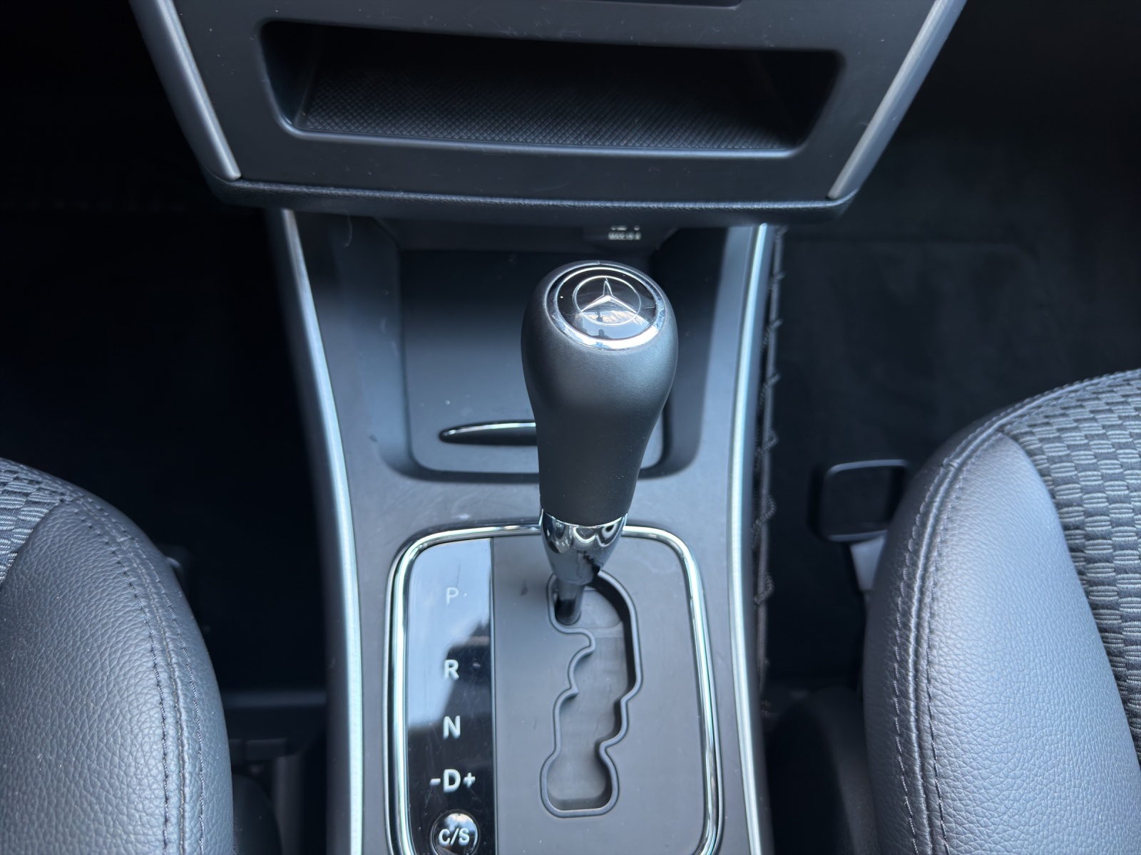 MERCEDES-BENZ A 170 Avantgarde Edition A-image-13