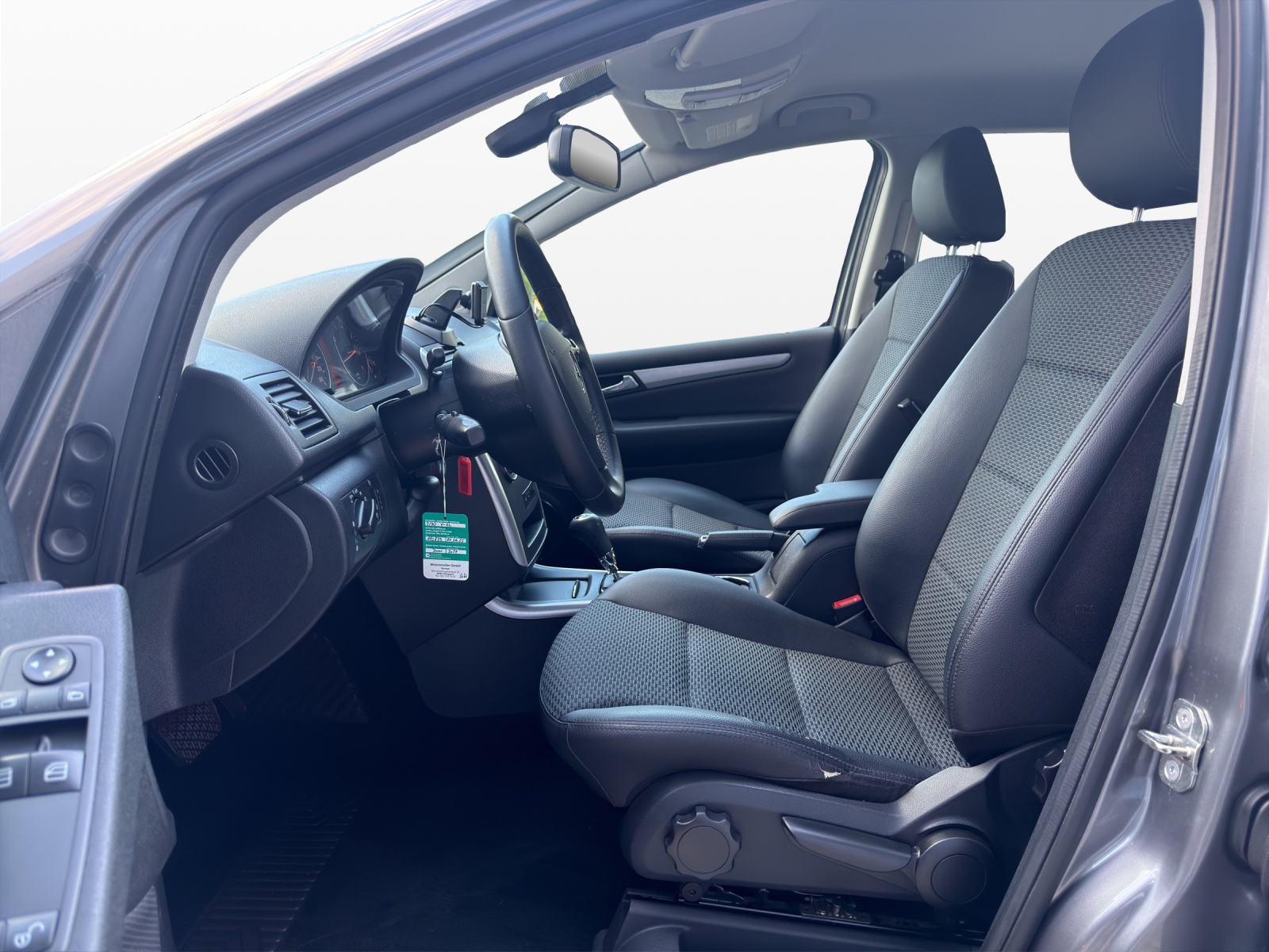 MERCEDES-BENZ A 170 Avantgarde Edition A-image-8